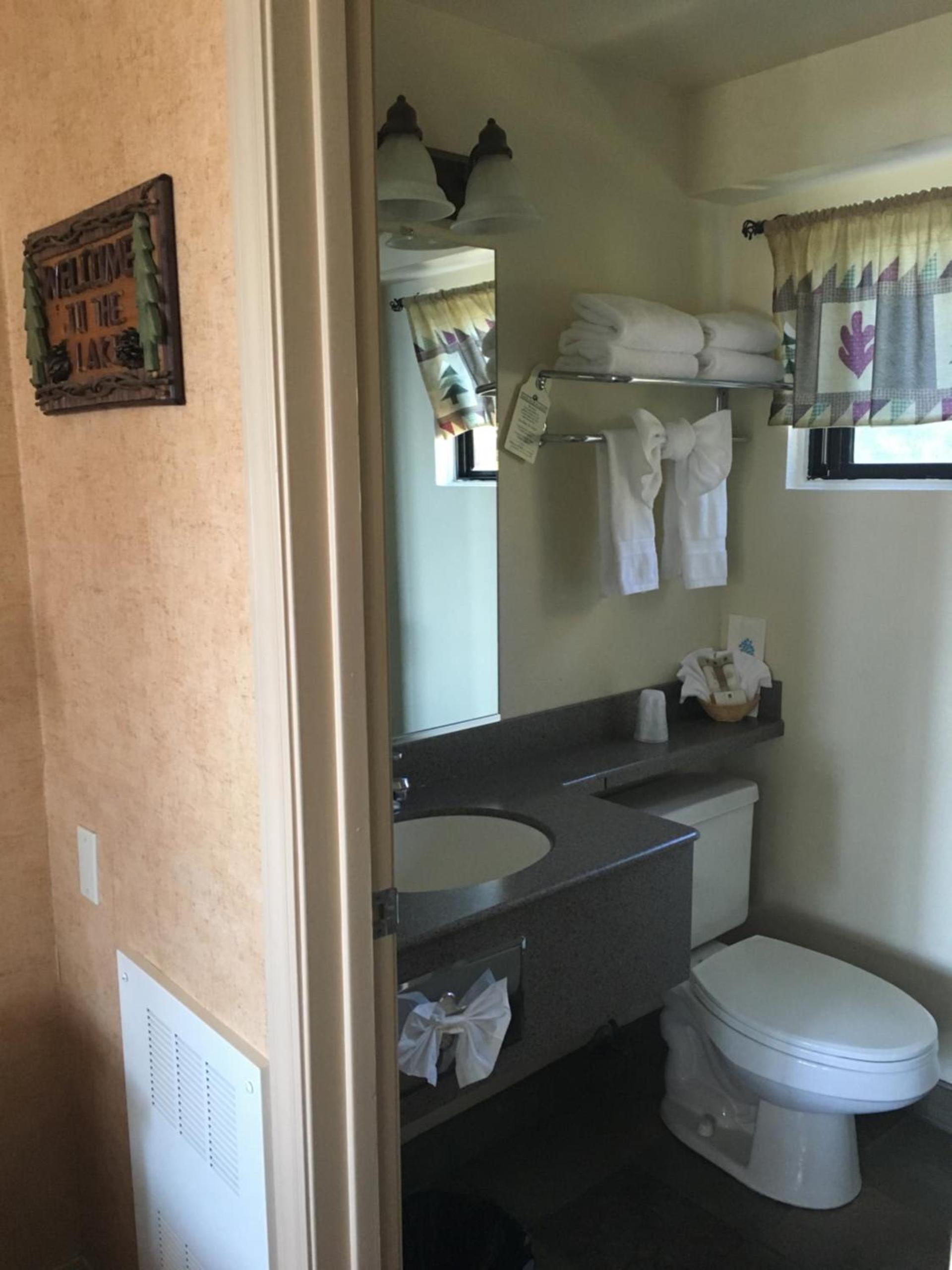 Pepper Tree Inn Tahoe City photo 36