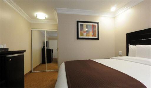 Raincross Hotel Riverside photo 9
