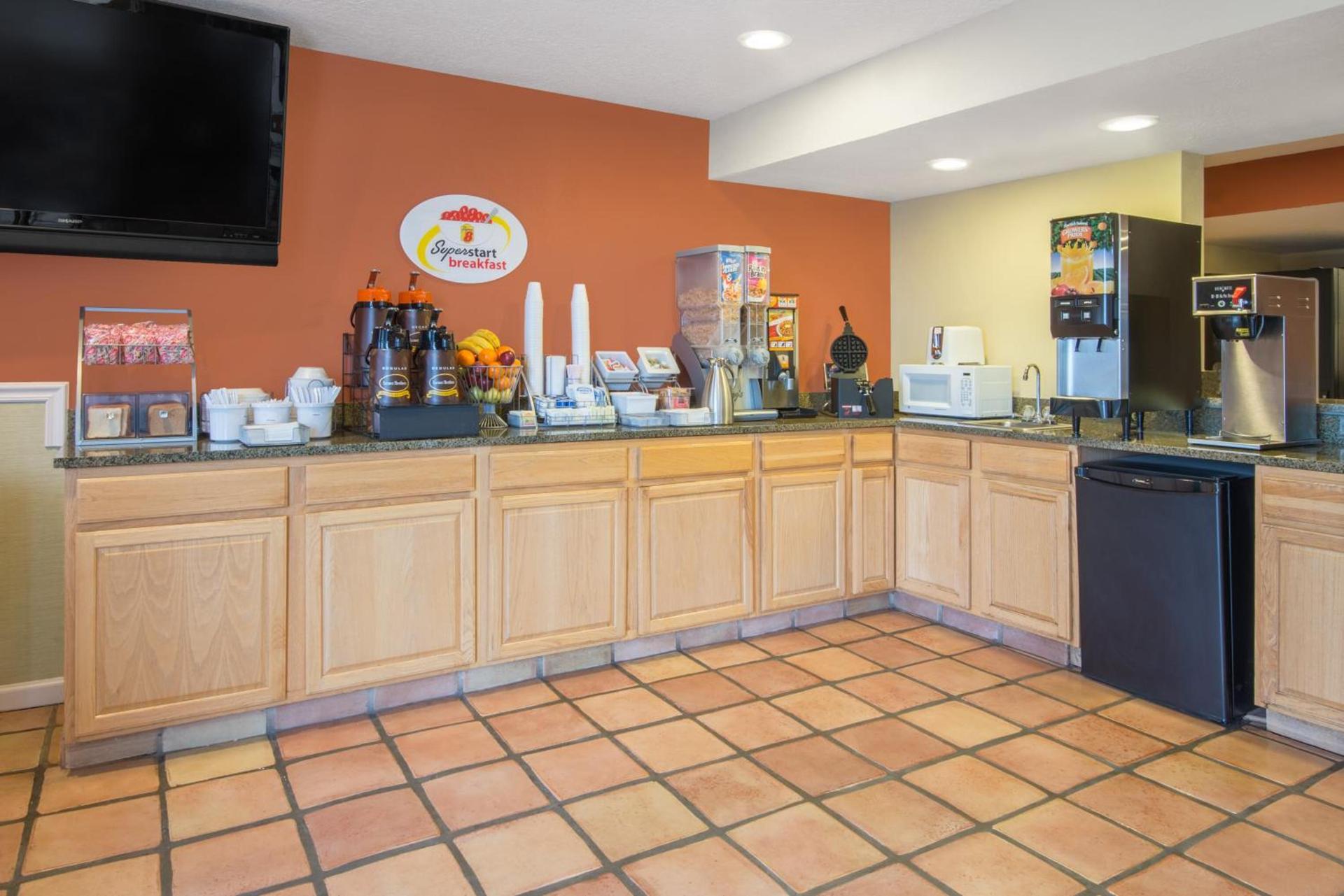 Super 8 by Wyndham Portales photo 25