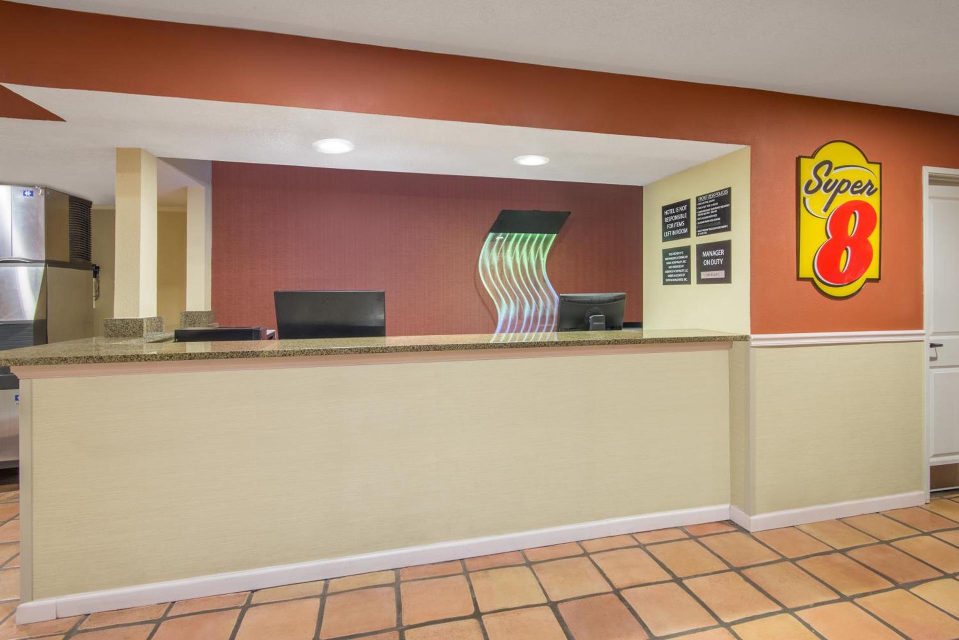 Super 8 by Wyndham Portales photo 27