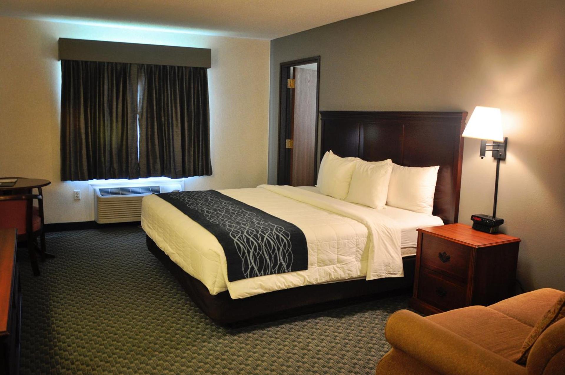 Dunes Express Inn and Suites photo 11