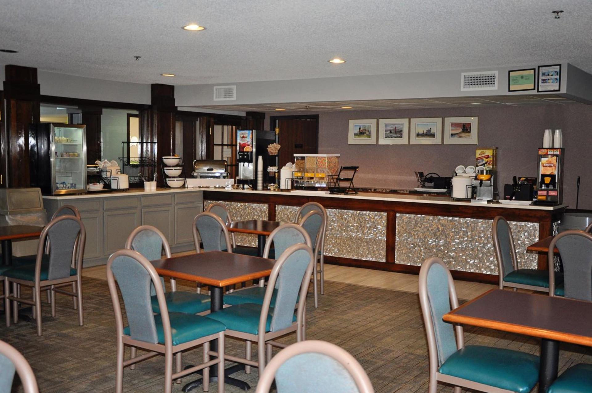 Dunes Express Inn and Suites photo 10