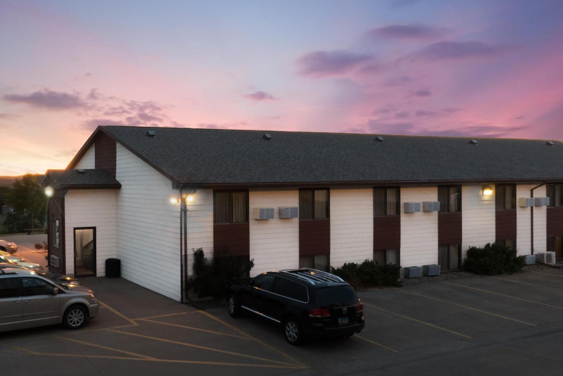 Super 8 by Wyndham Chamberlain SD photo 30