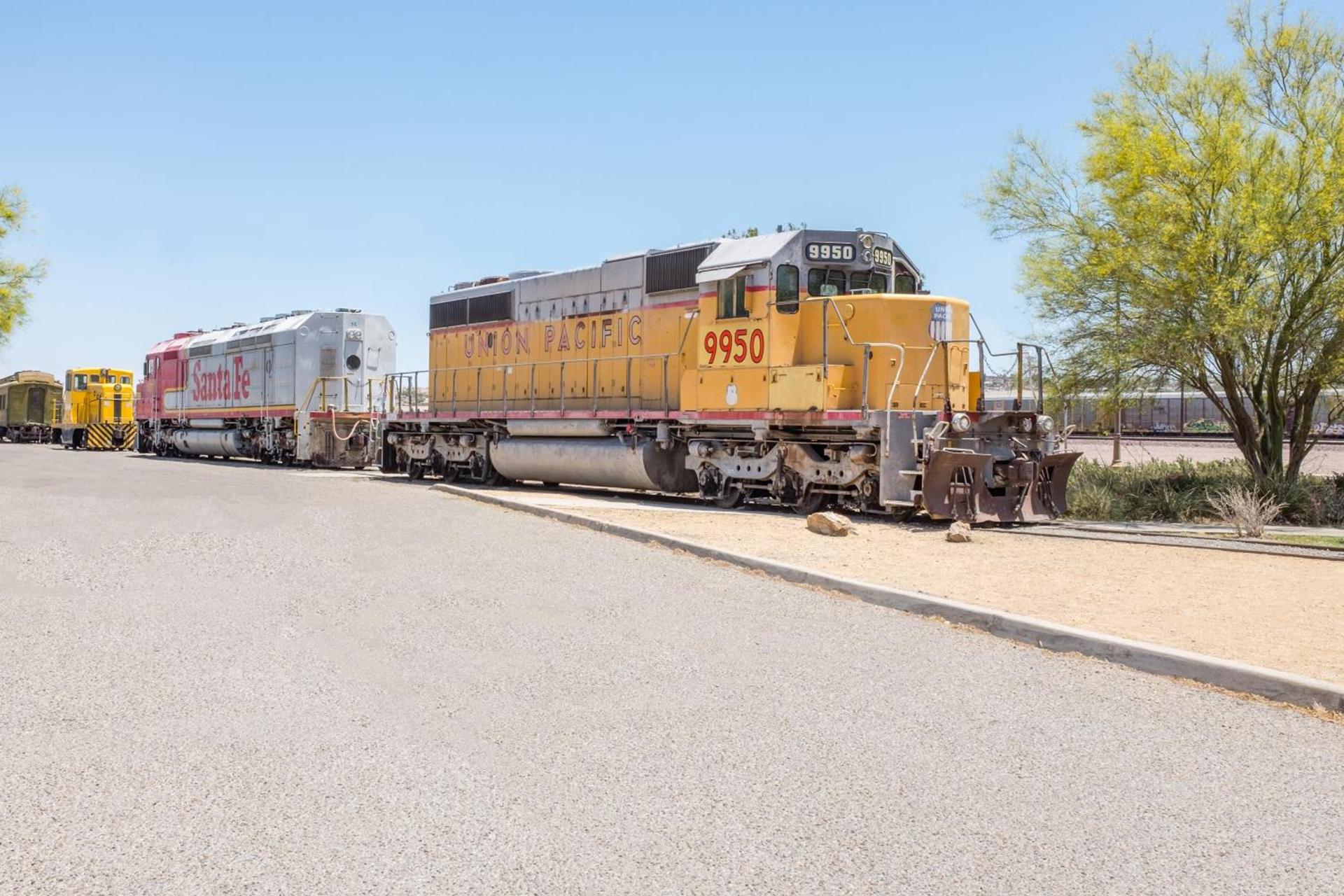 Ramada by Wyndham Barstow photo 17