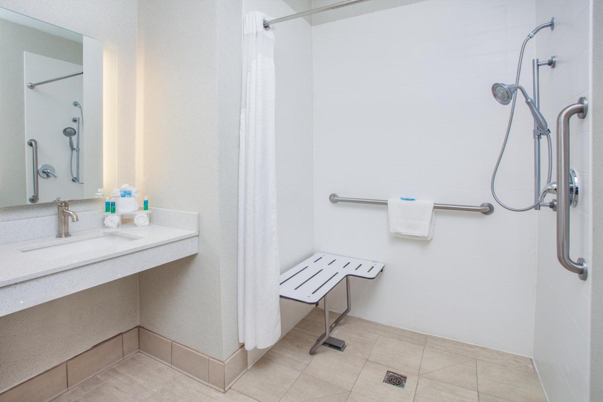 Holiday Inn Express & Suites Texarkana by IHG photo 5
