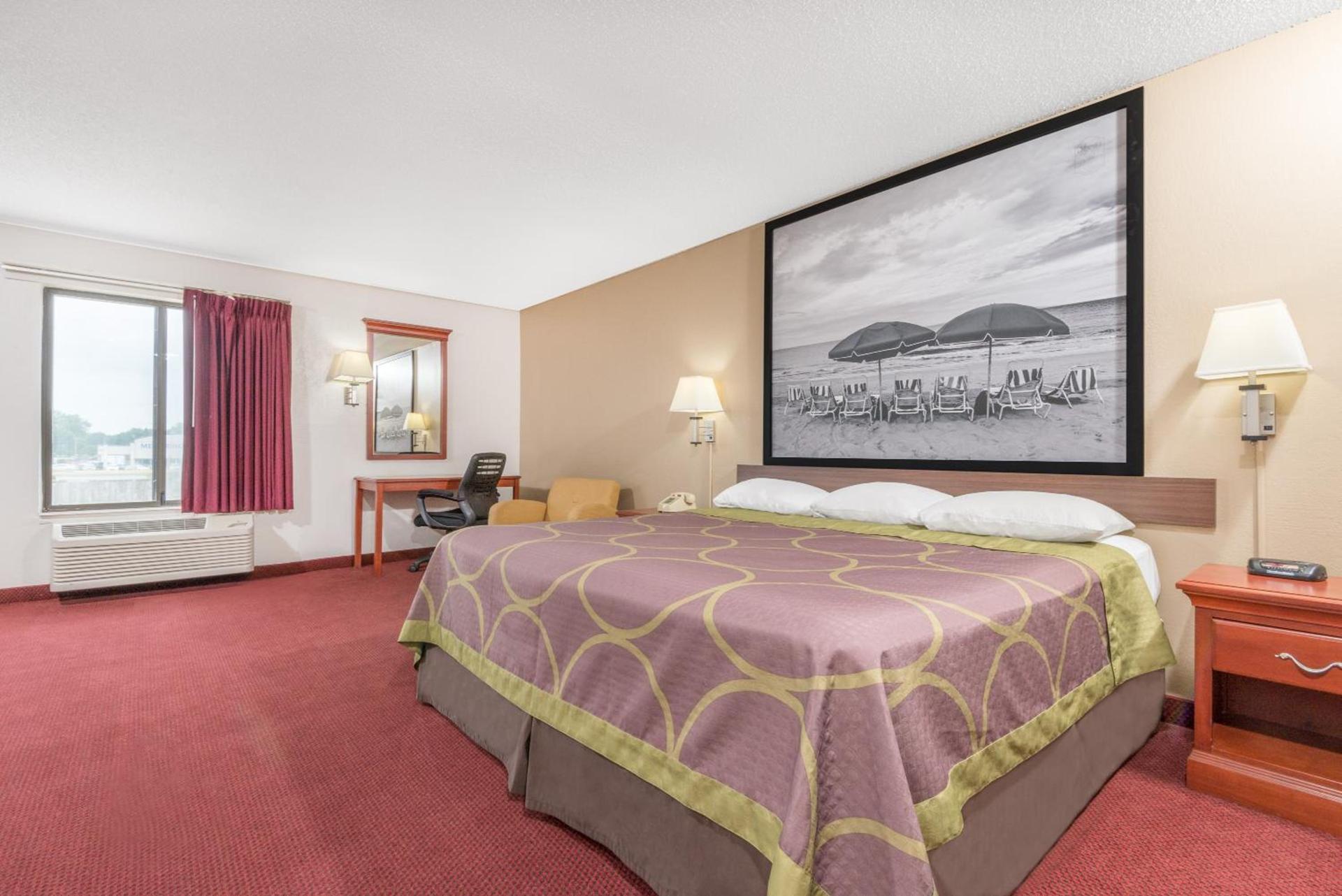 Super 8 by Wyndham Vincennes photo 19