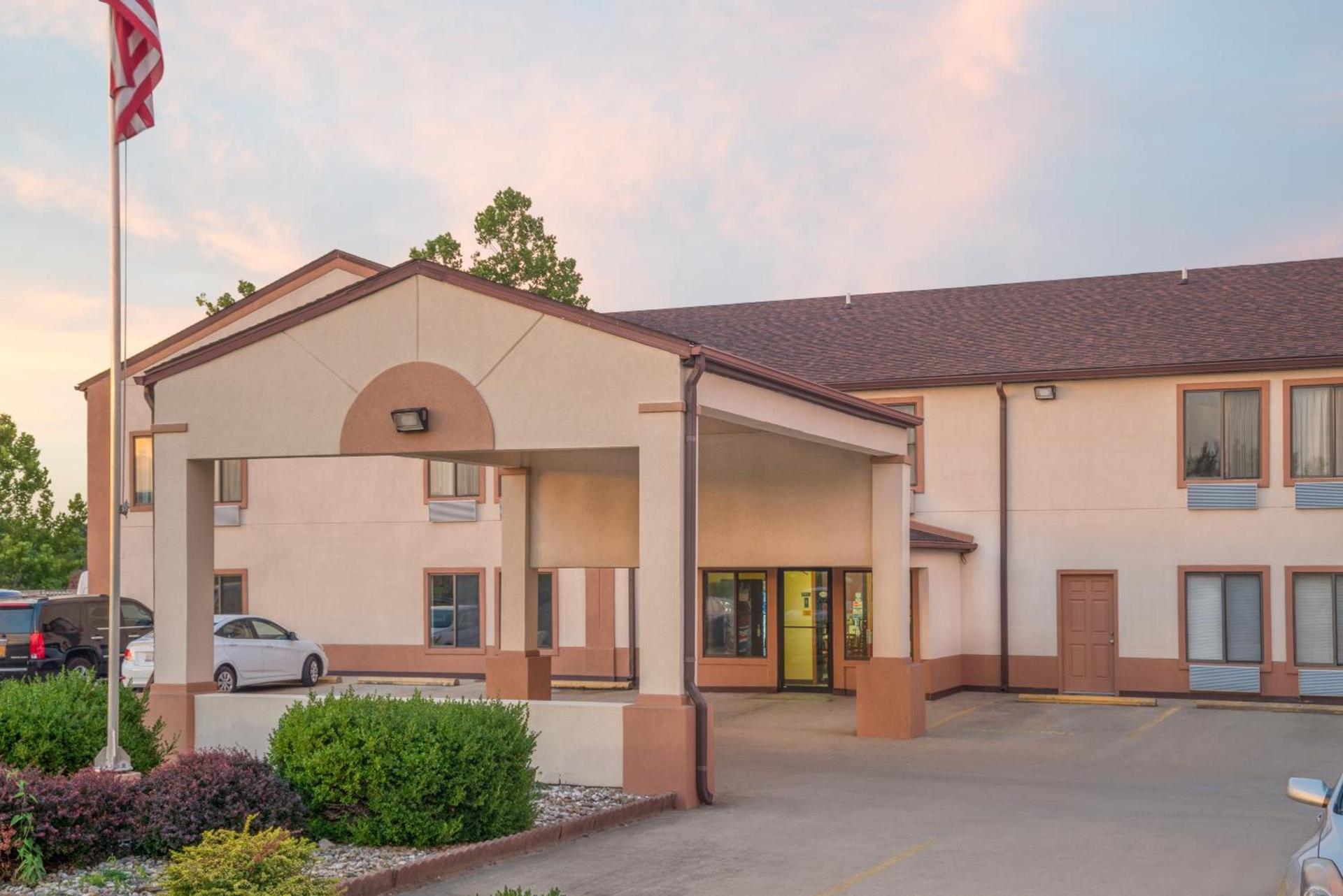 Super 8 by Wyndham Vincennes photo 24