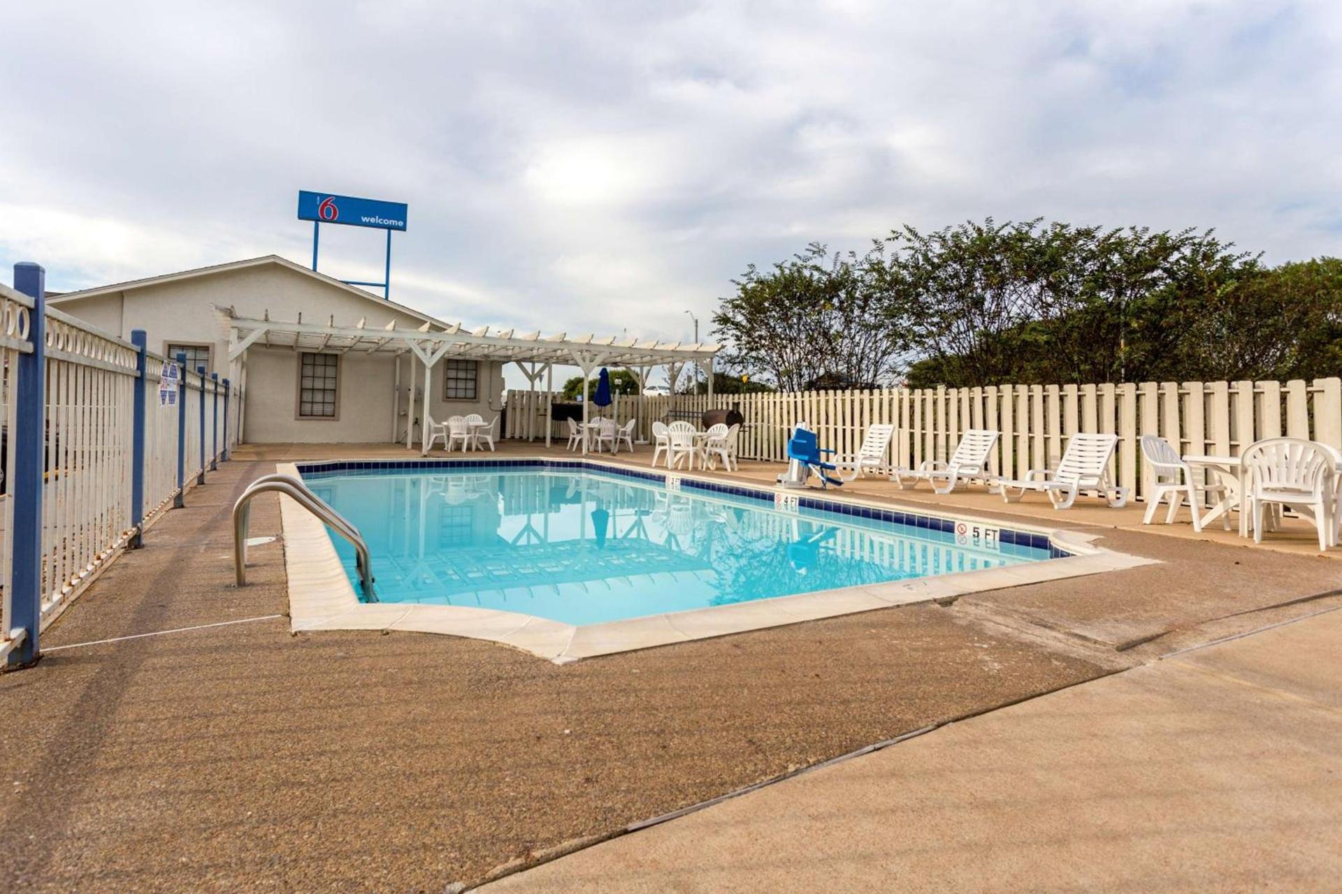 Motel 6-Bryan, TX - College Station photo 47