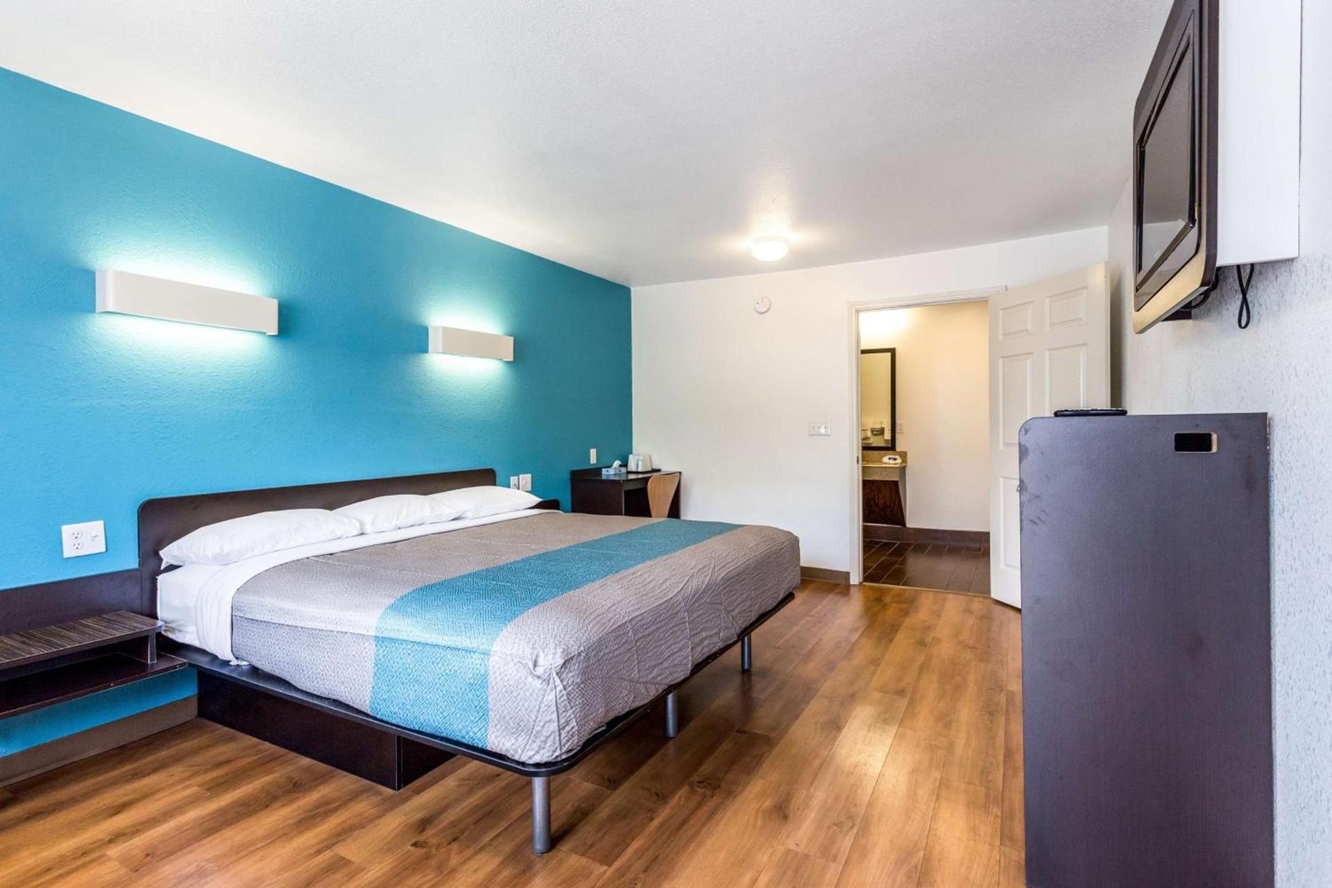 Motel 6-Bryan, TX - College Station photo 63