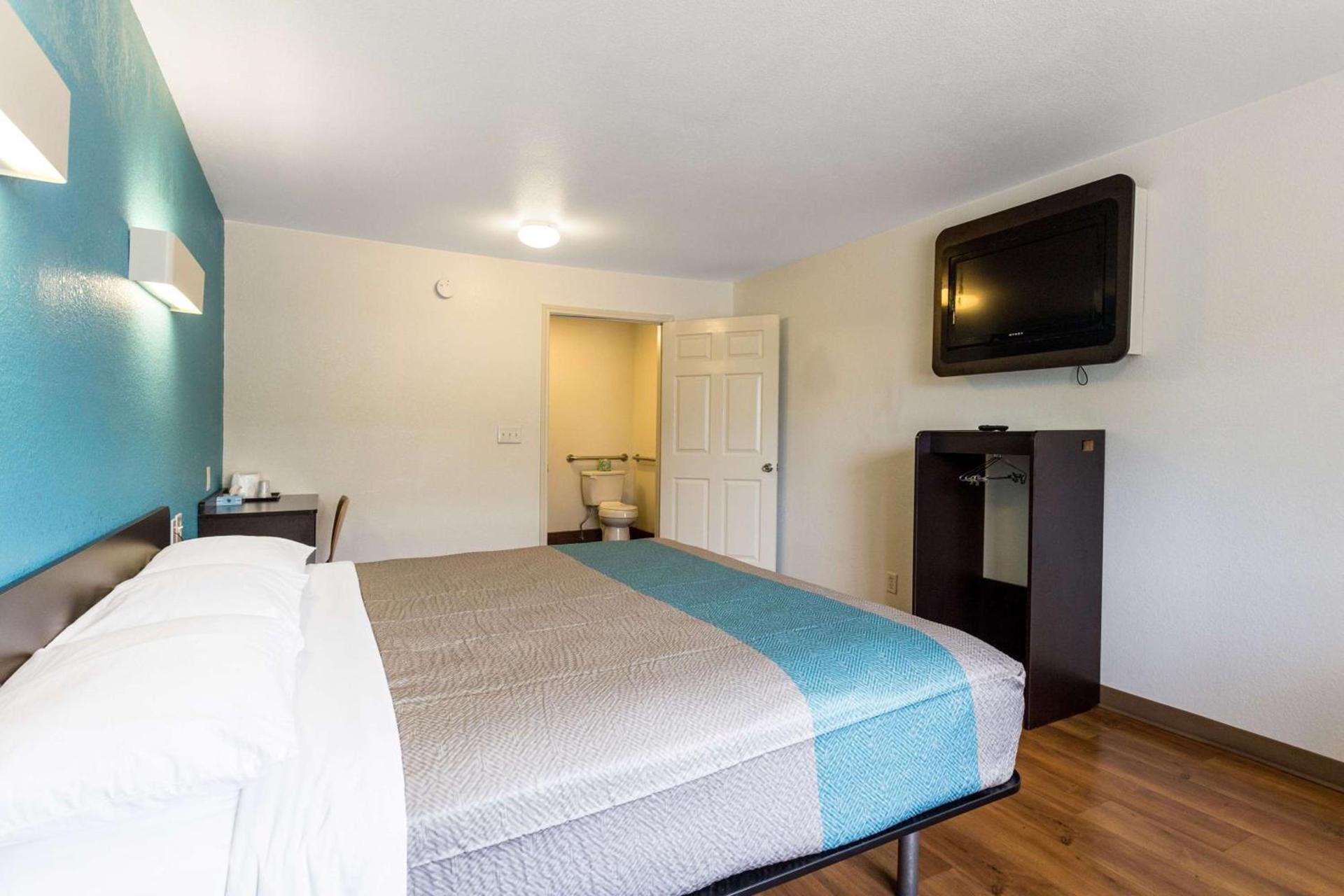 Motel 6-Bryan, TX - College Station photo 64