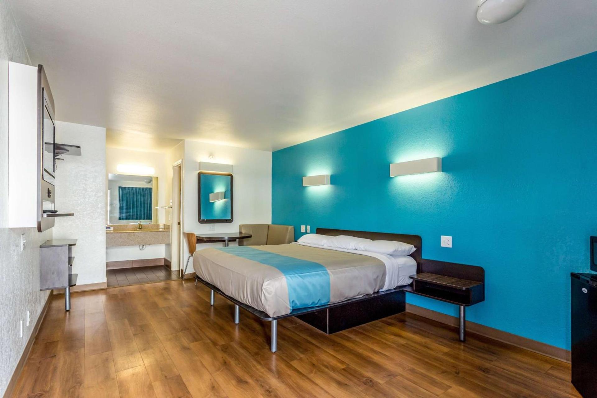 Motel 6-Bryan, TX - College Station photo 67