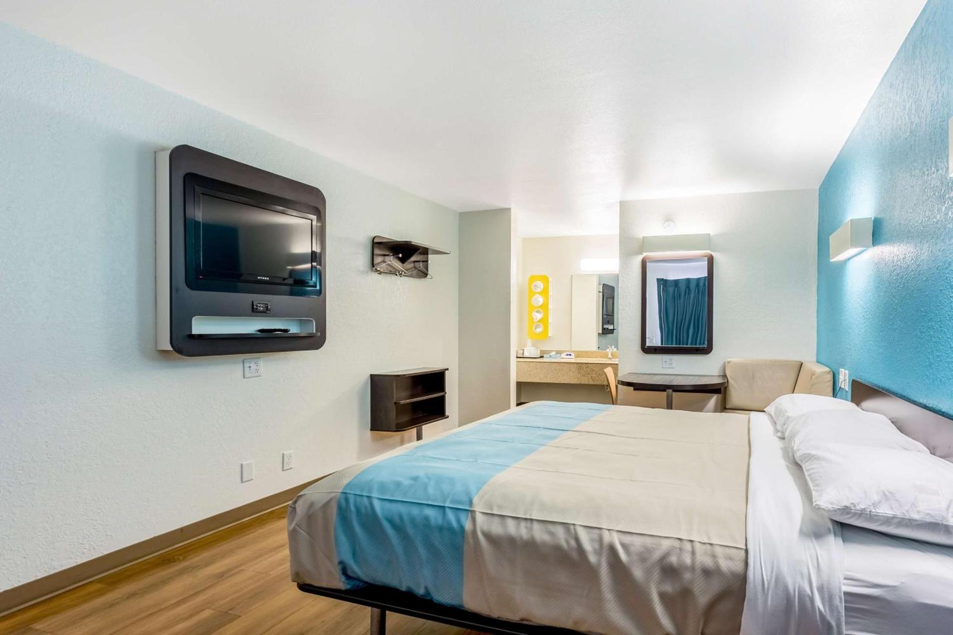 Motel 6-Bryan, TX - College Station photo 68