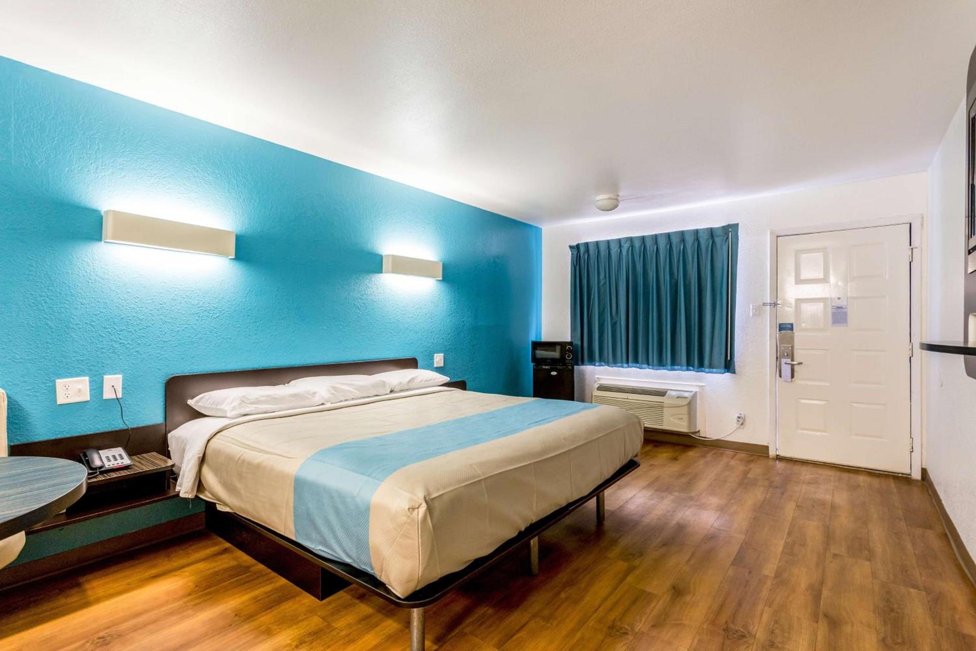 Motel 6-Bryan, TX - College Station photo 69