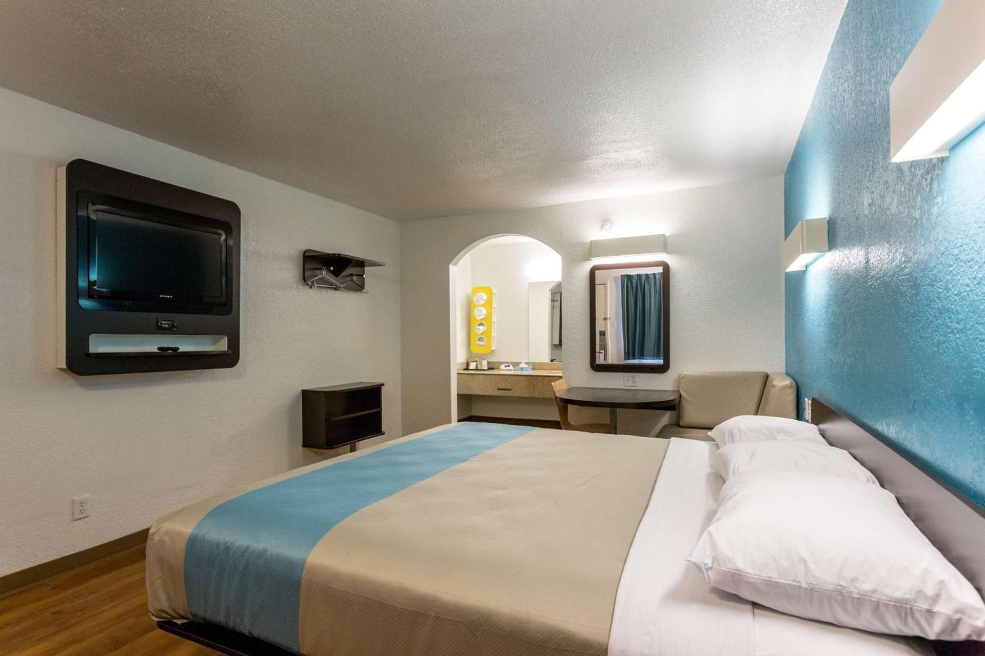 Motel 6-Bryan, TX - College Station photo 72