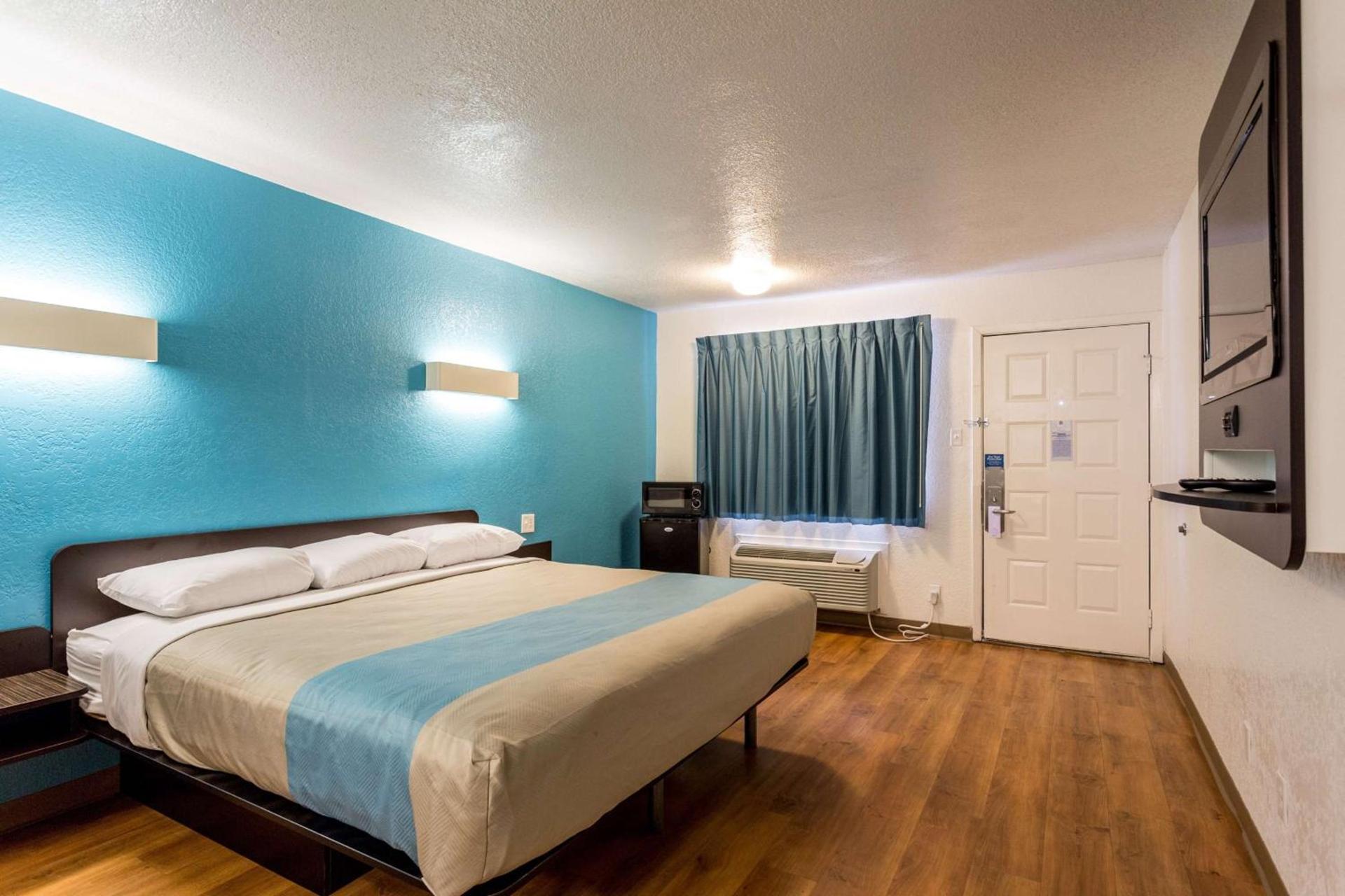 Motel 6-Bryan, TX - College Station photo 73
