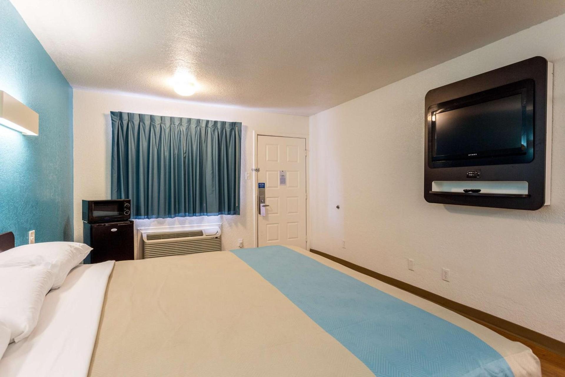 Motel 6-Bryan, TX - College Station photo 74