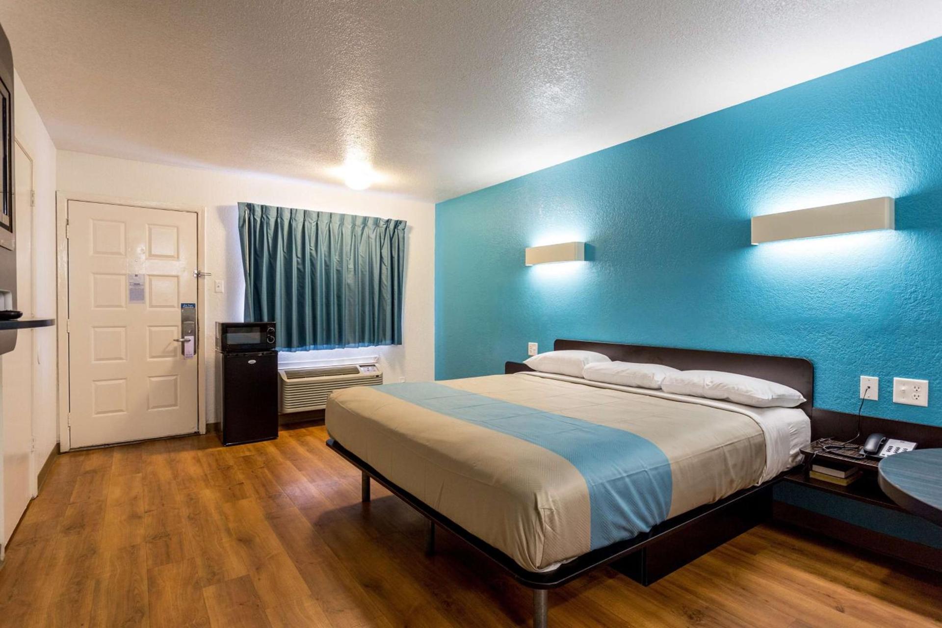 Motel 6-Bryan, TX - College Station photo 77
