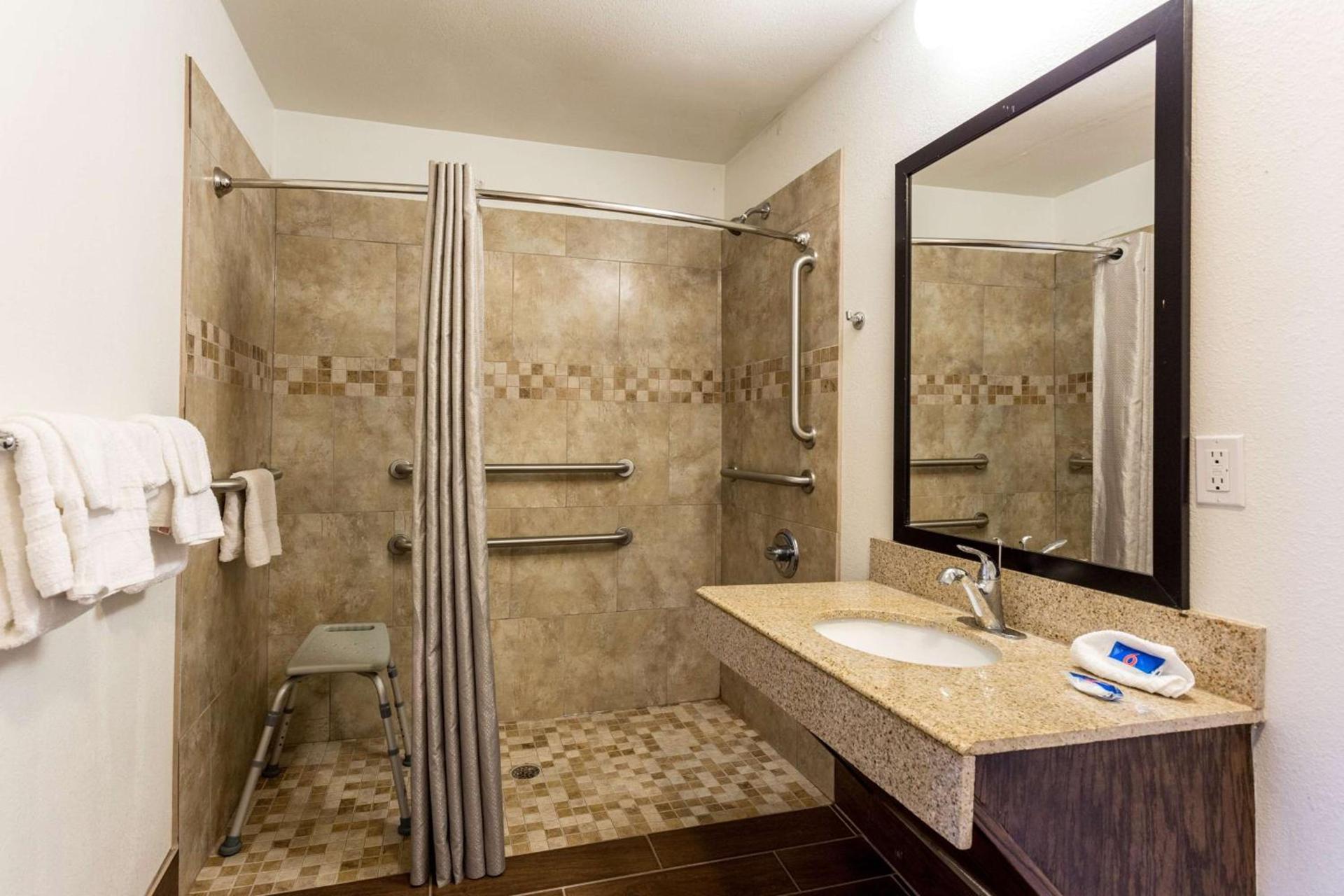 Motel 6-Bryan, TX - College Station photo 78