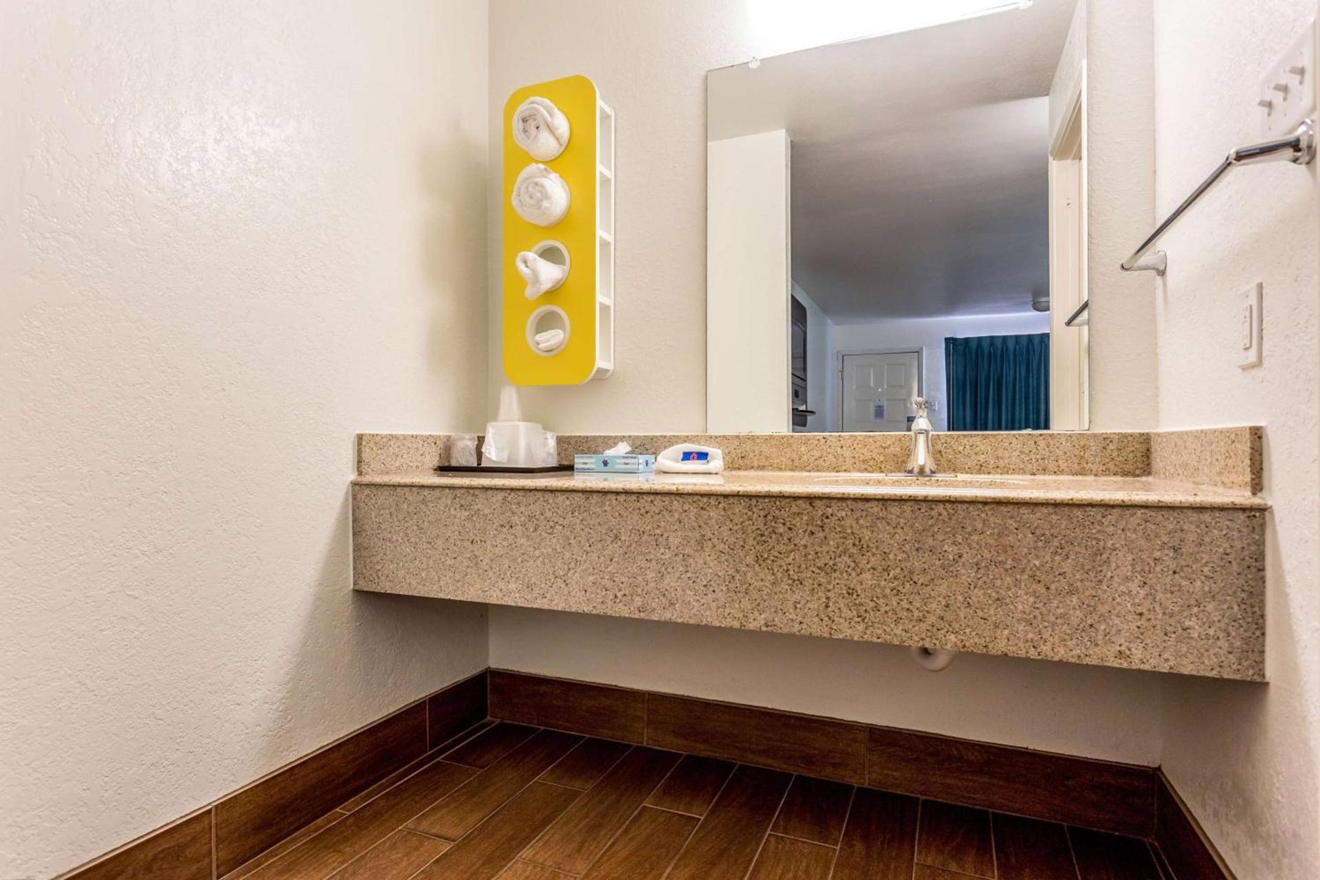 Motel 6-Bryan, TX - College Station photo 80
