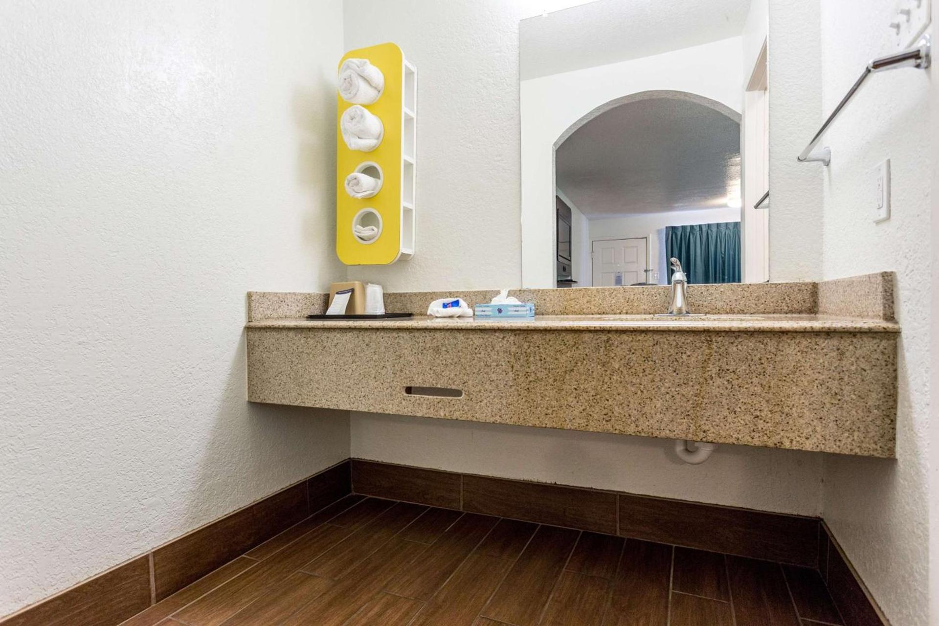 Motel 6-Bryan, TX - College Station photo 33