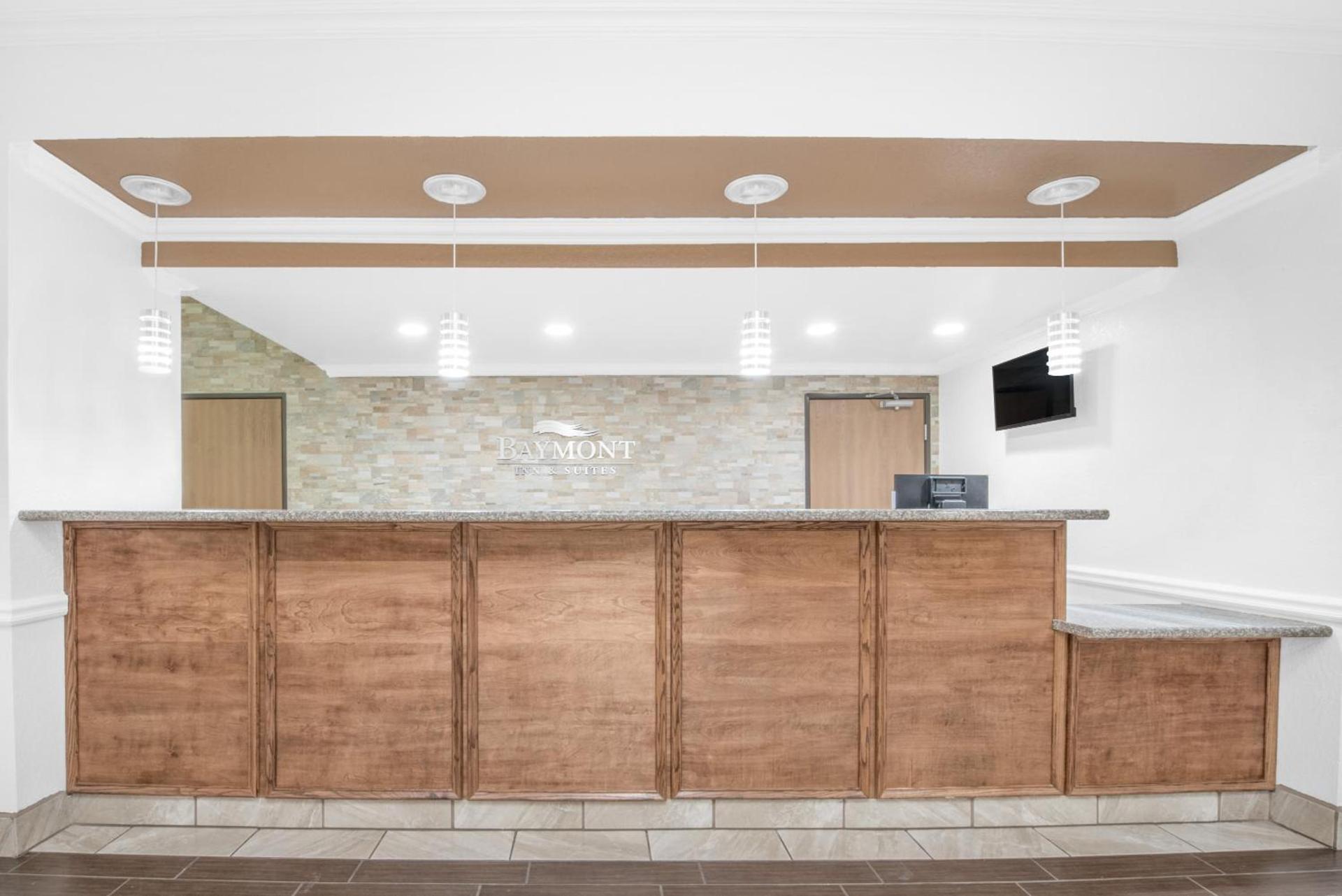 Baymont by Wyndham Pearsall photo 2