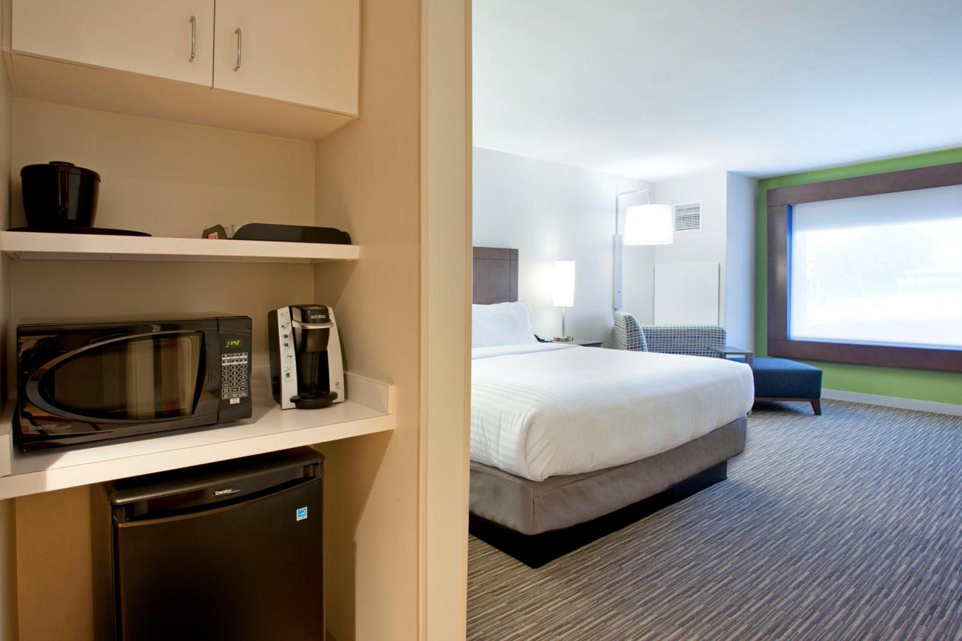 Holiday Inn Express Hotel & Suites Austin Downtown - University by IHG photo 6