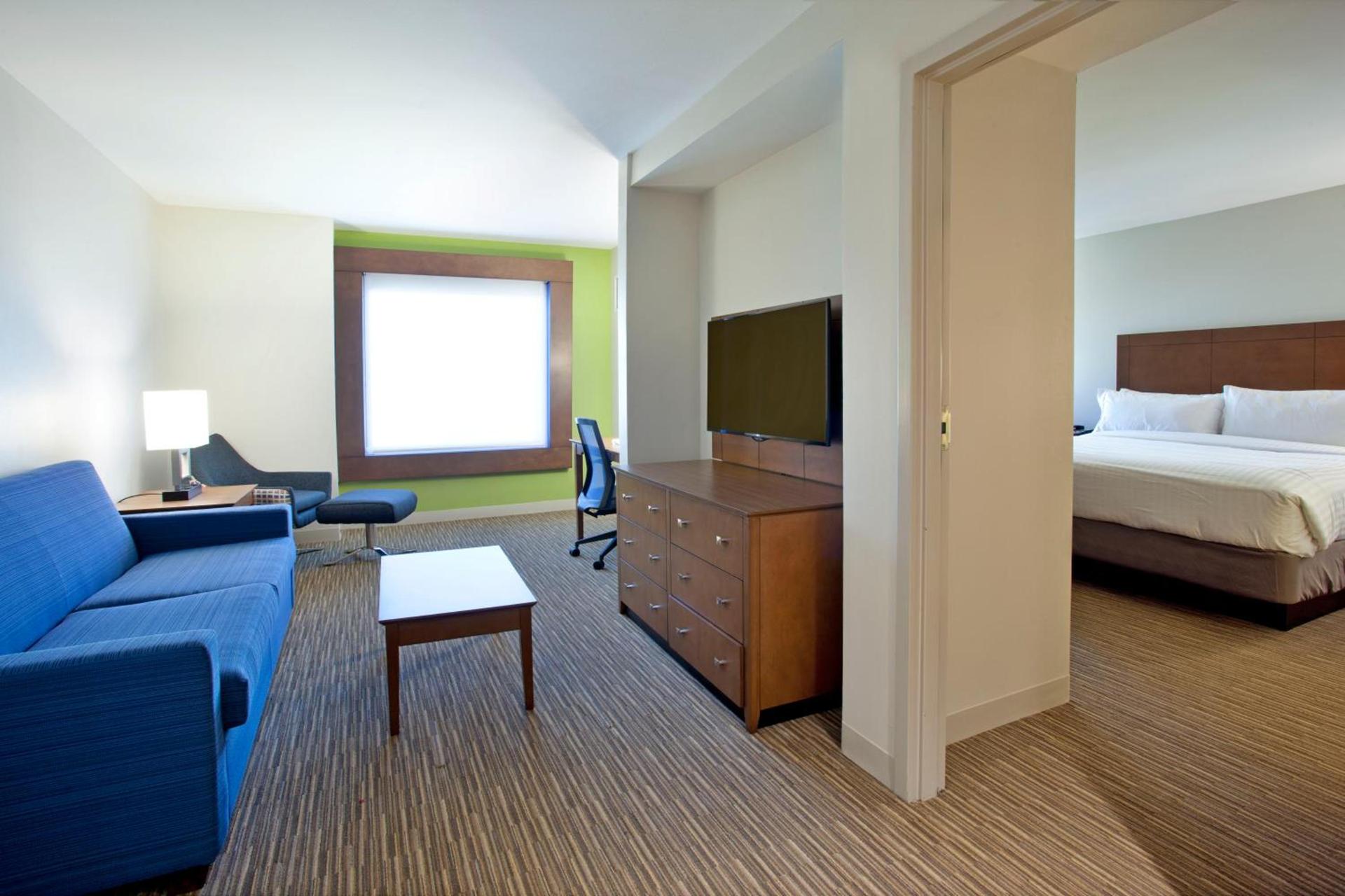 Holiday Inn Express Hotel & Suites Austin Downtown - University by IHG photo 8