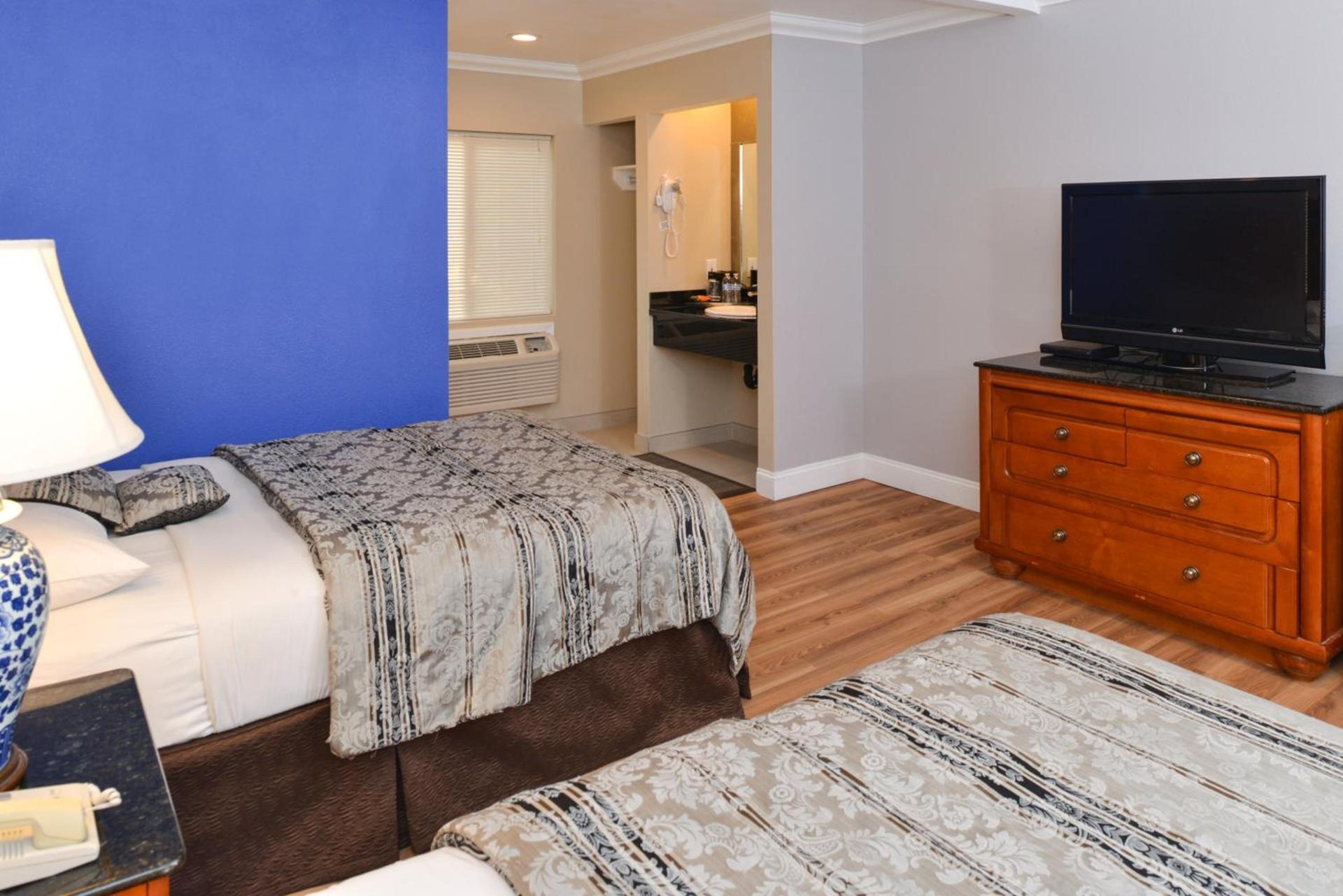 Highlander Motel photo 10