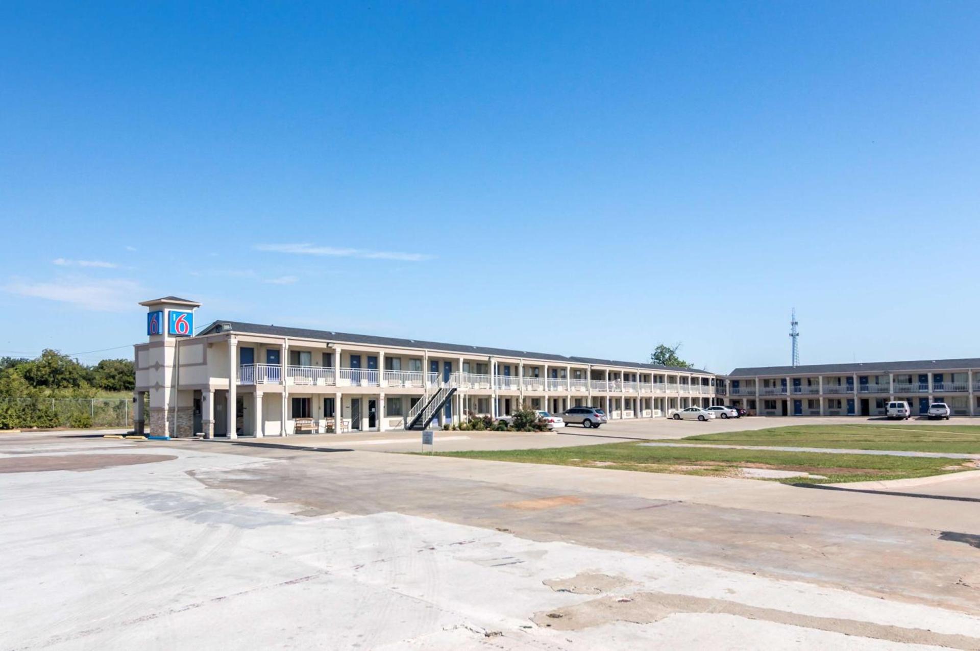 Motel 6-Wichita Falls, TX - North photo 21