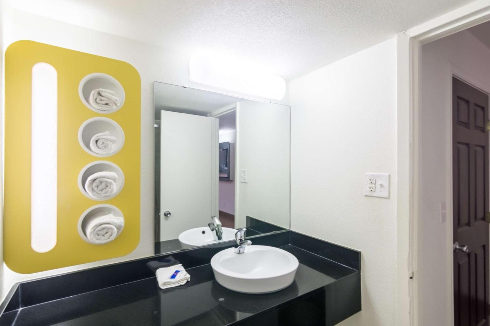Motel 6-Wichita Falls, TX - North photo 36