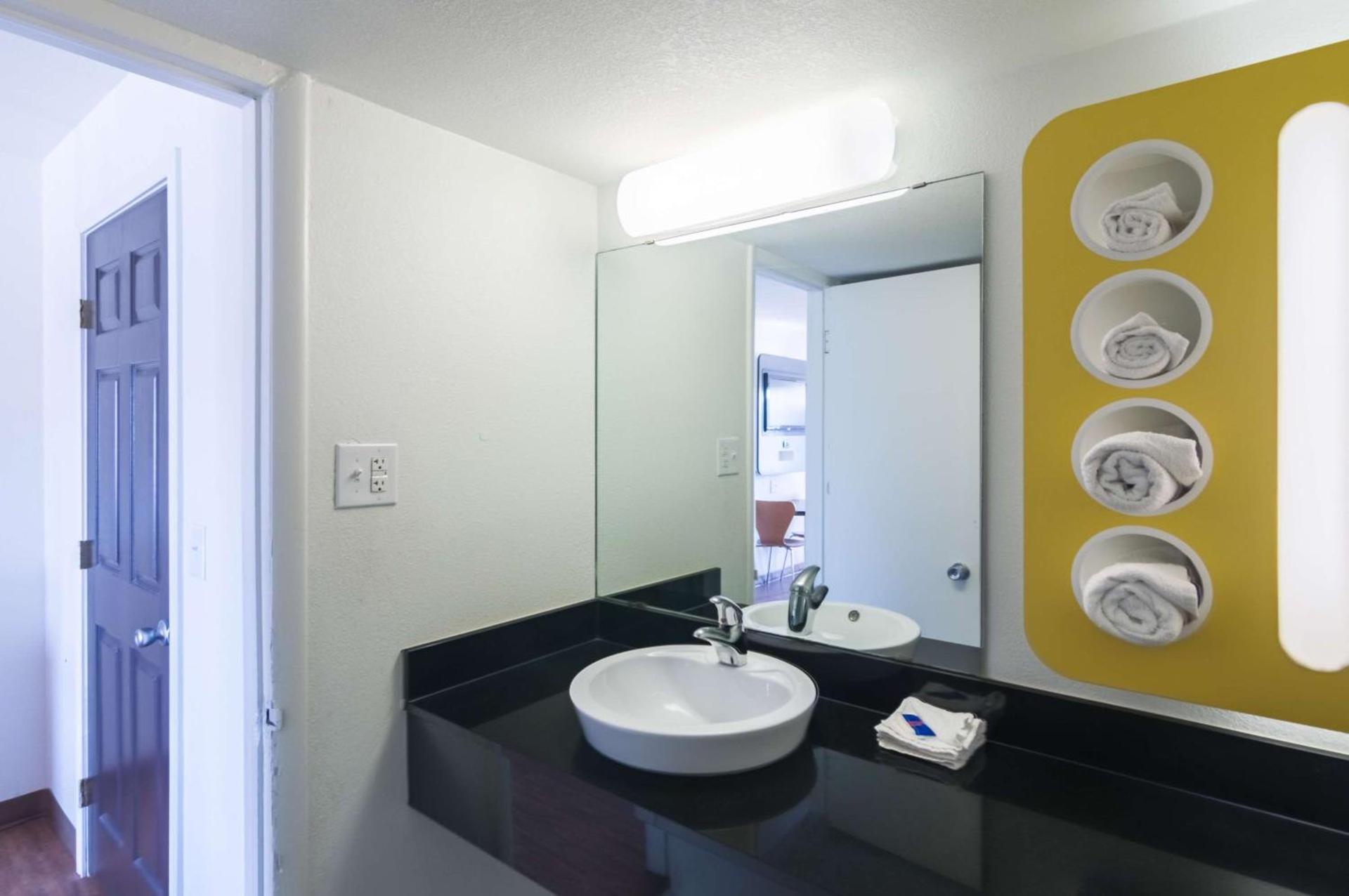Motel 6-Wichita Falls, TX - North photo 34