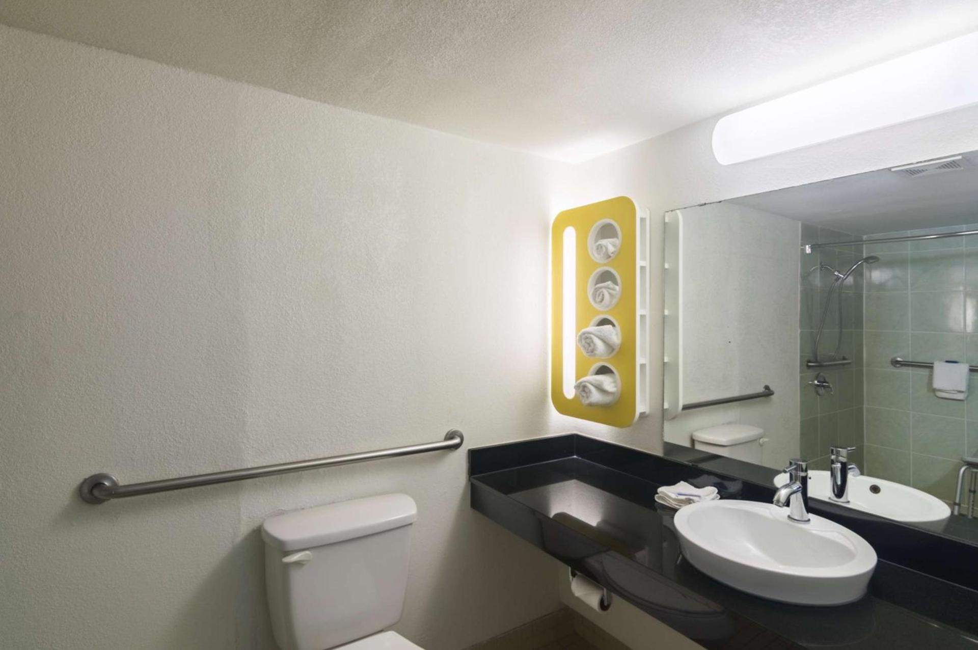 Motel 6-Wichita Falls, TX - North photo 33