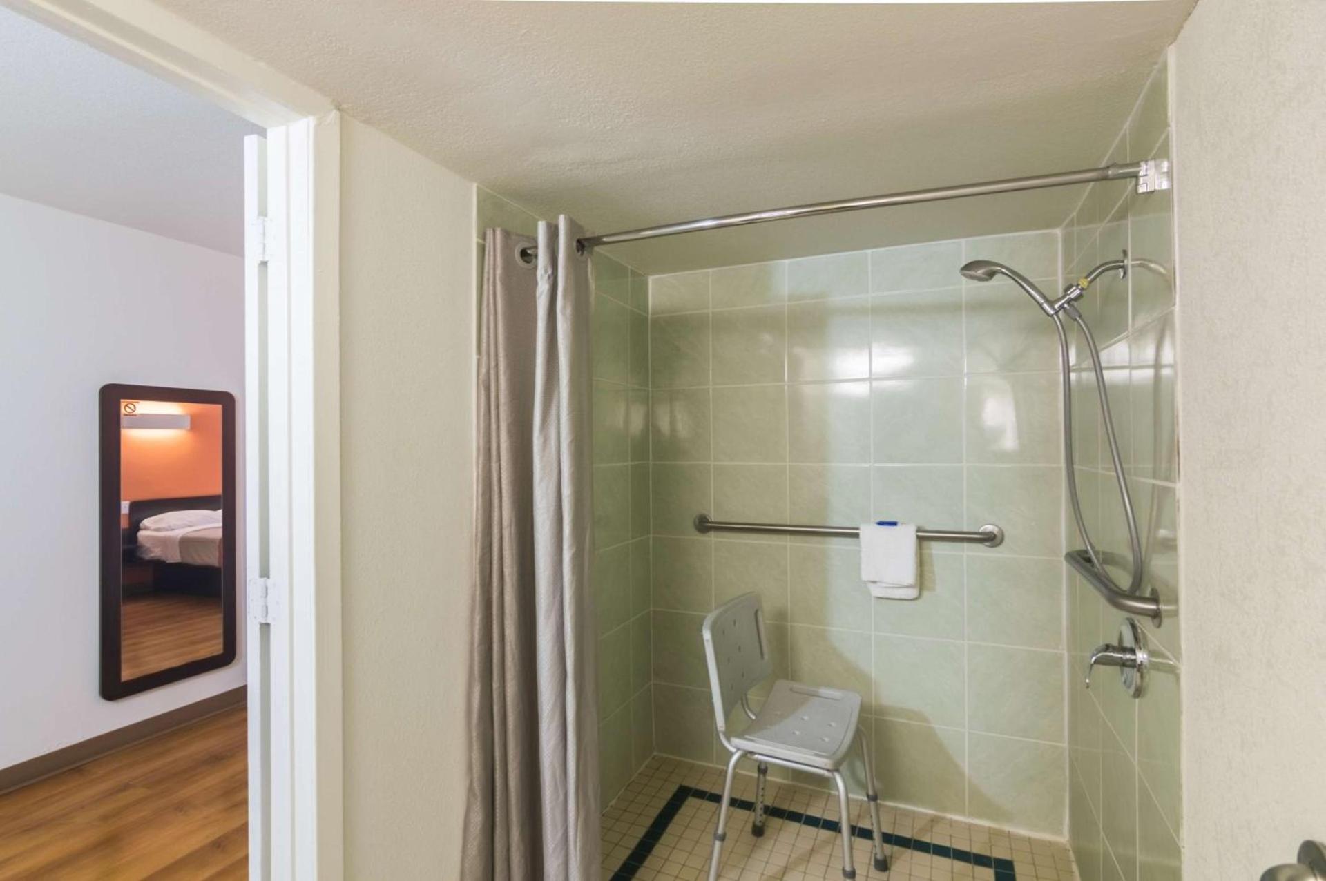Motel 6-Wichita Falls, TX - North photo 32