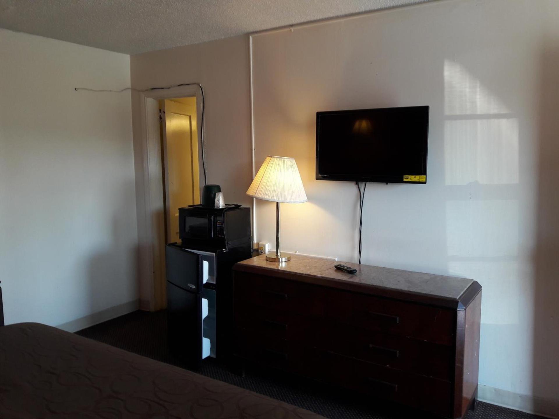OYO Palm Leaf Motel photo 12