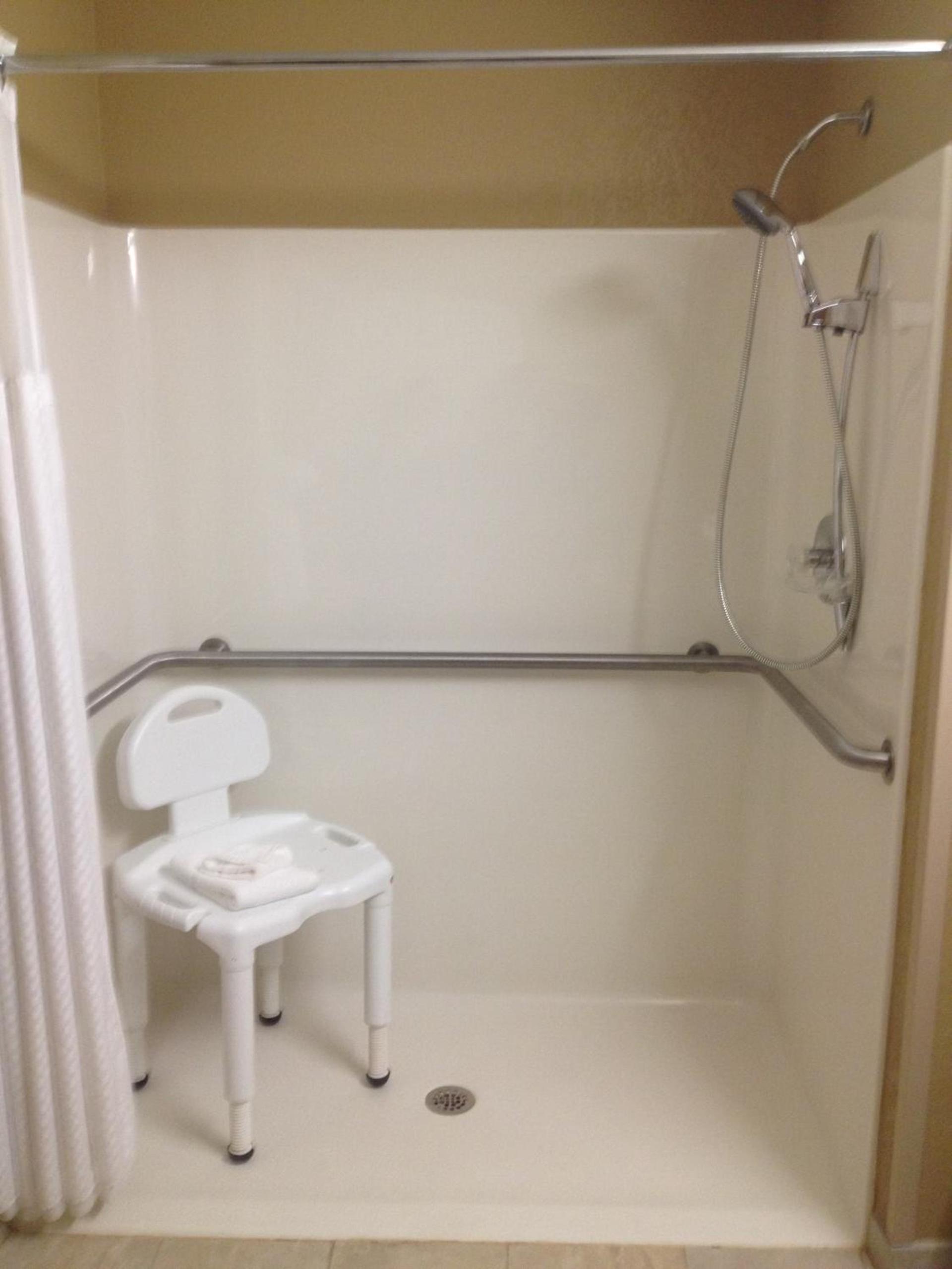 Microtel Inn & Suites By Wyndham Mineral Wells/Parkersburg photo 16