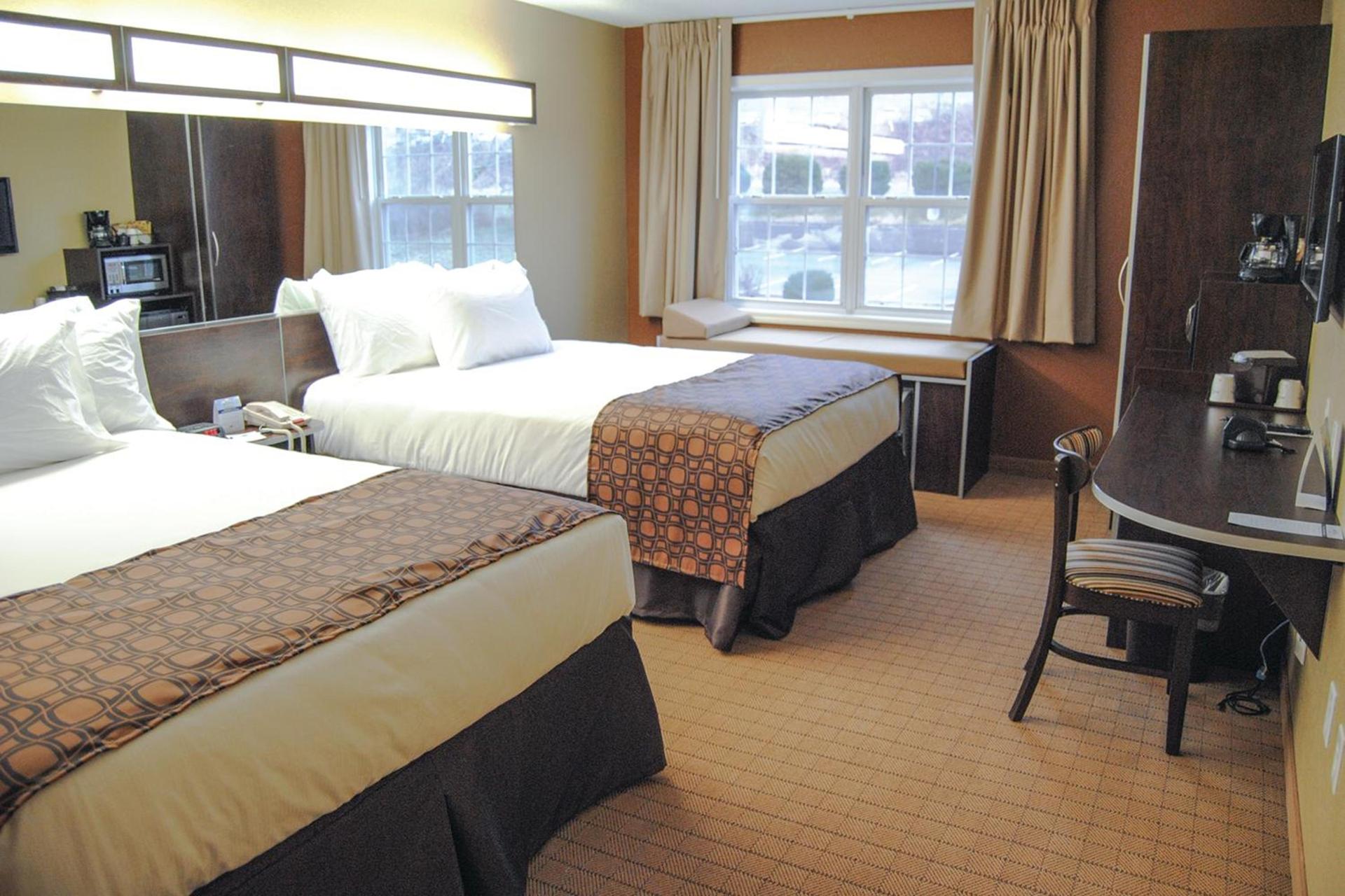 Microtel Inn & Suites By Wyndham Mineral Wells/Parkersburg photo 2