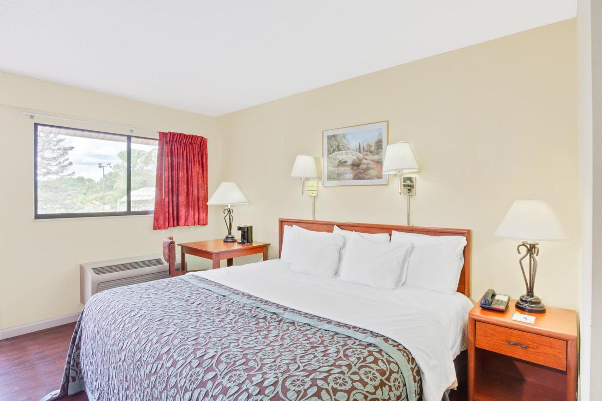 Days Inn by Wyndham Athens photo 25