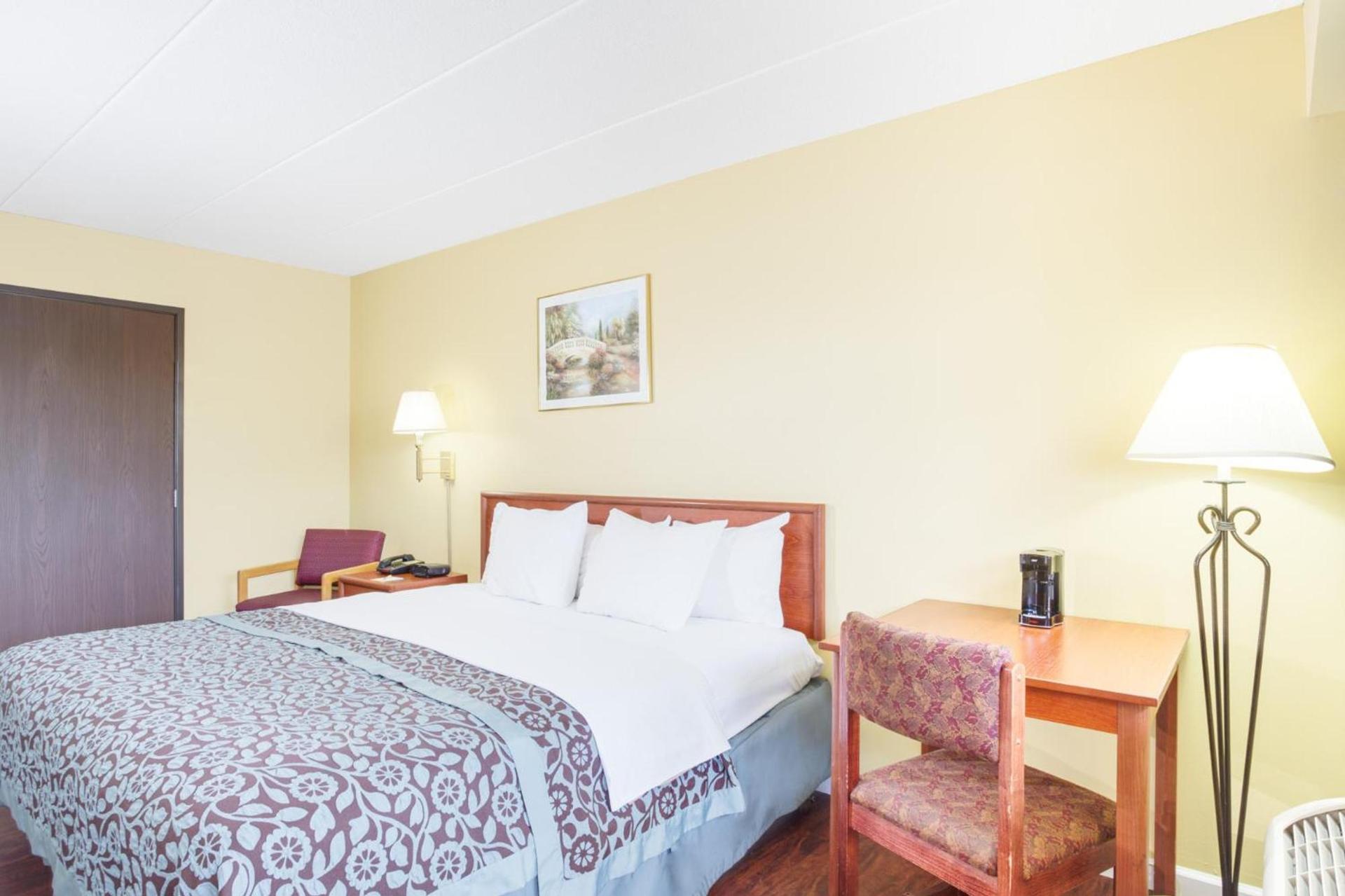 Days Inn by Wyndham Athens photo 17