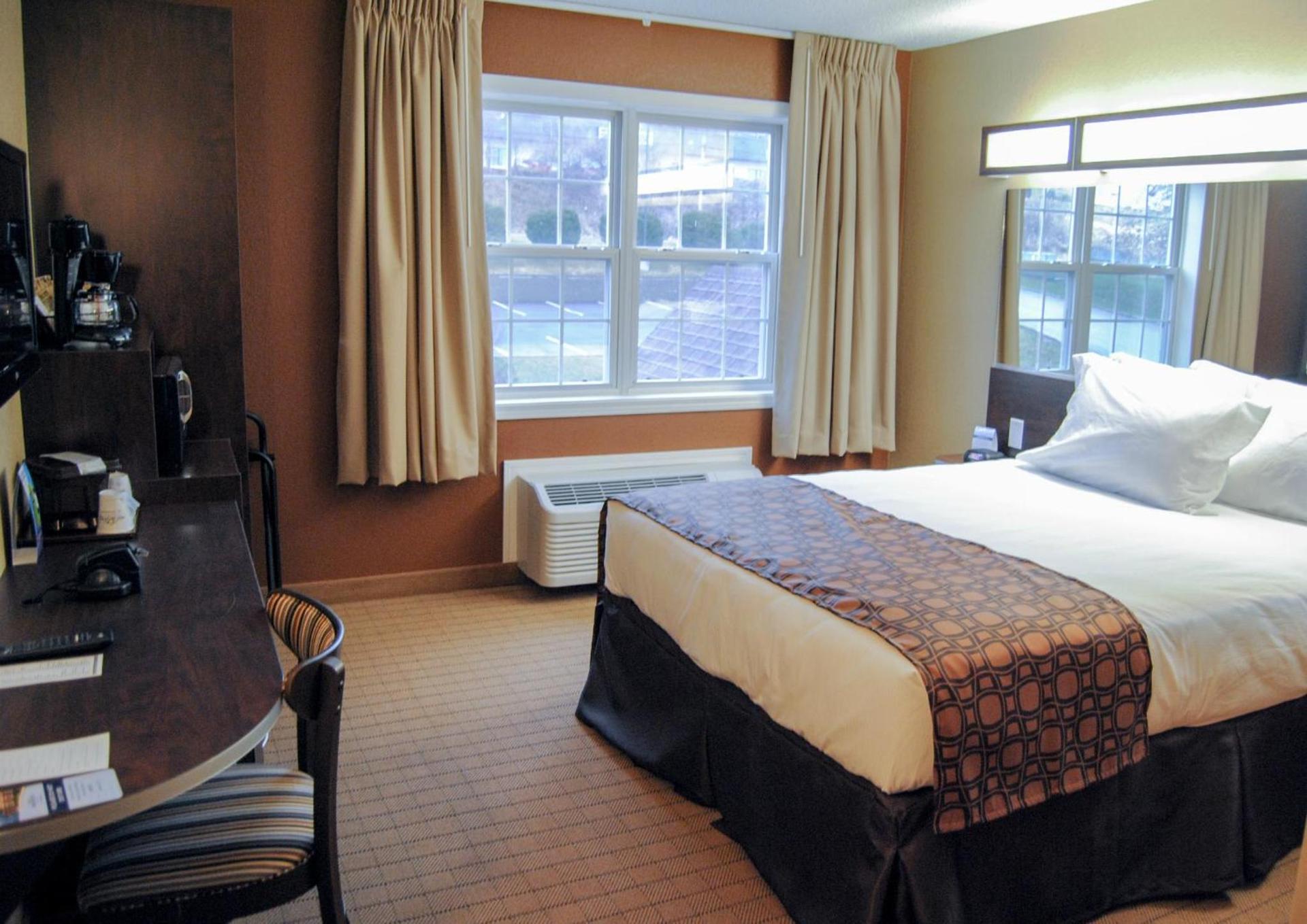 Microtel Inn & Suites By Wyndham Mineral Wells/Parkersburg photo 15