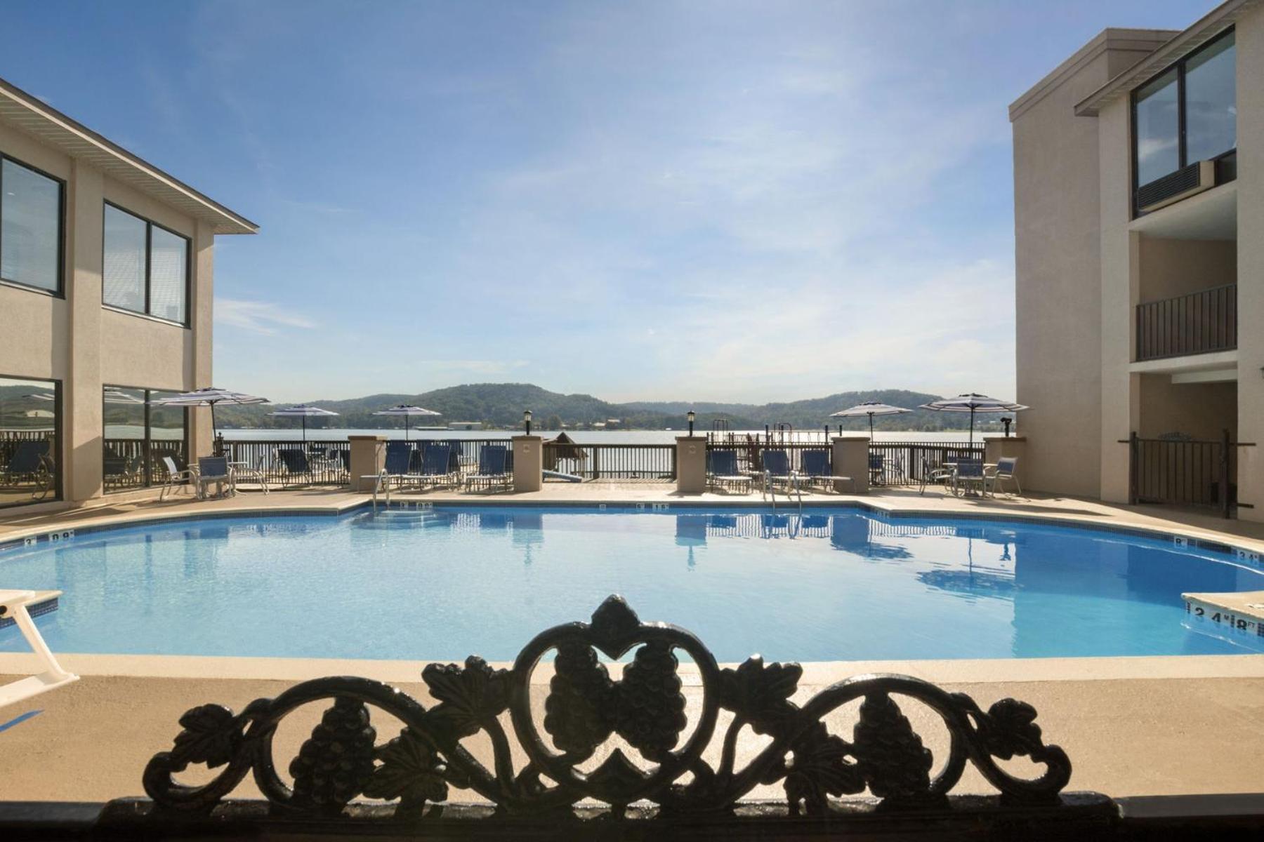 Wyndham Garden Lake Guntersville photo 14