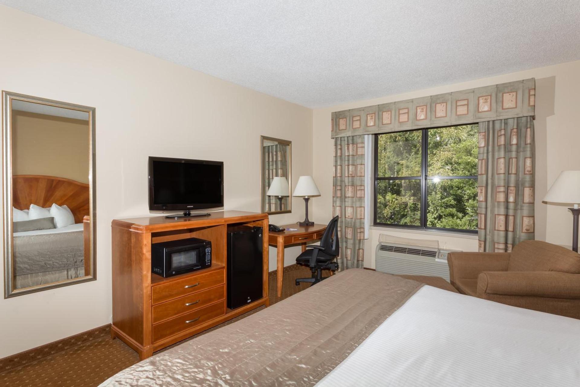 Baymont by Wyndham Asheville/Biltmore photo 12