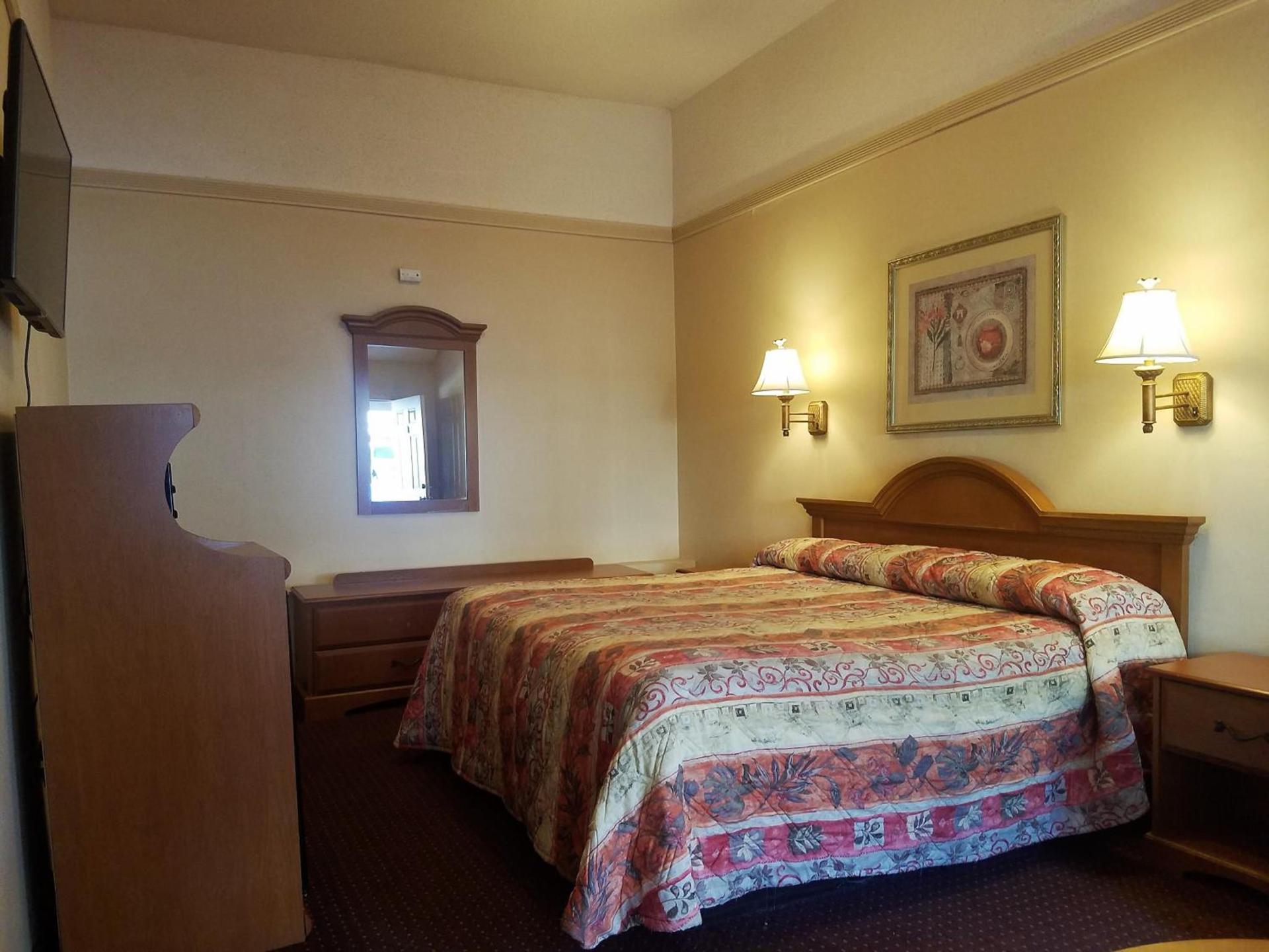 Travelers Lodge photo 6