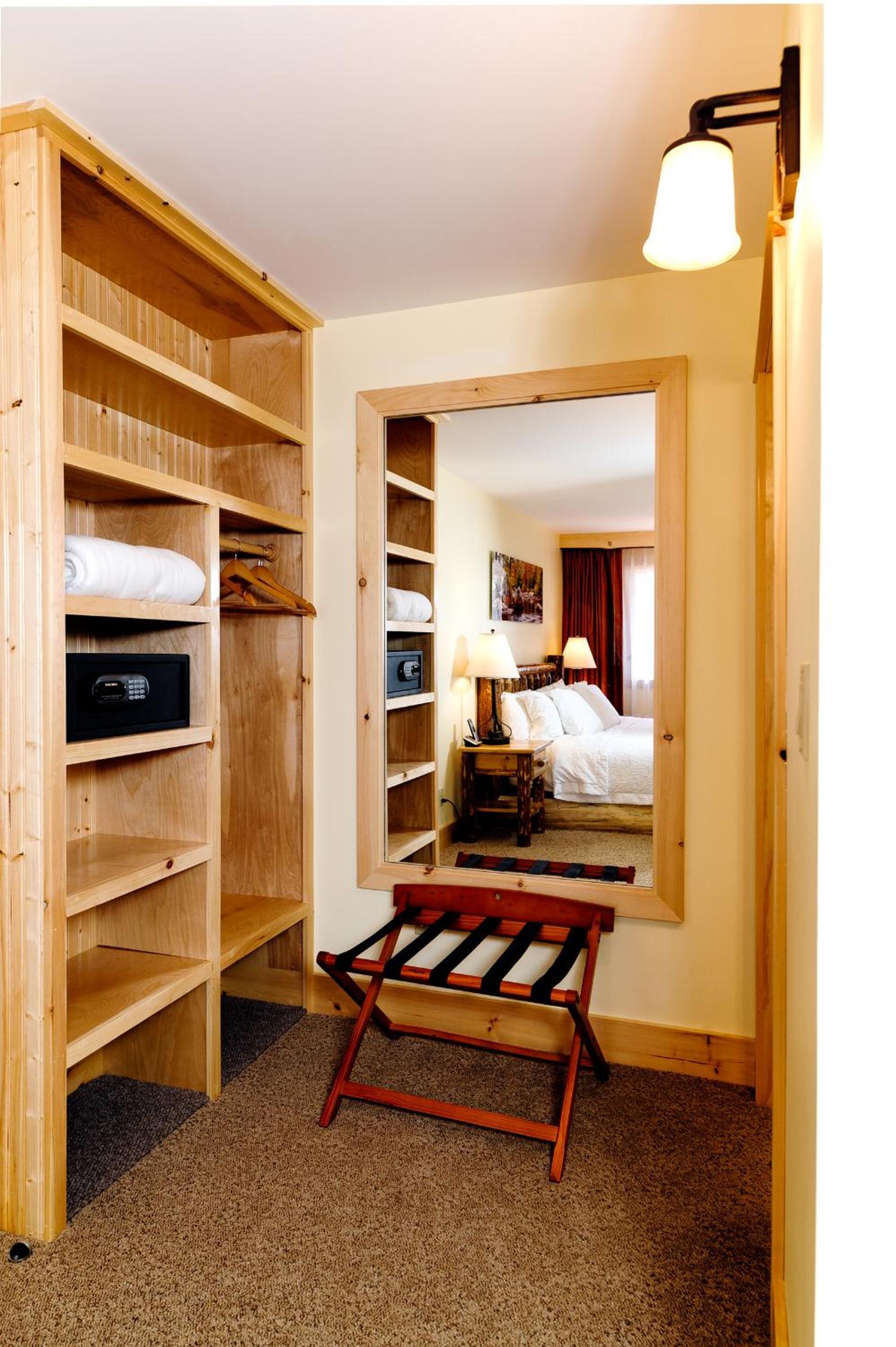 Adirondack Spruce Lodge photo 28