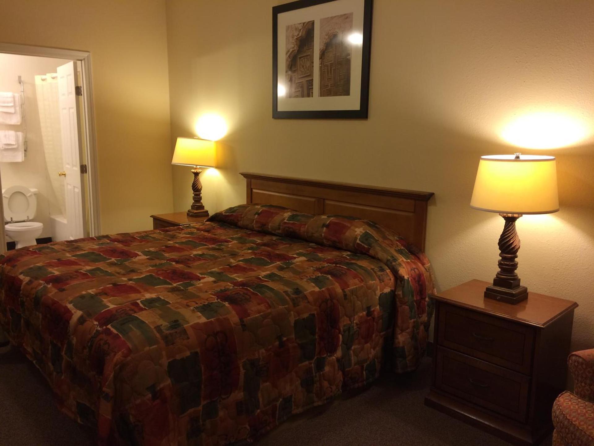 Country Regency Inn & Suites photo 10