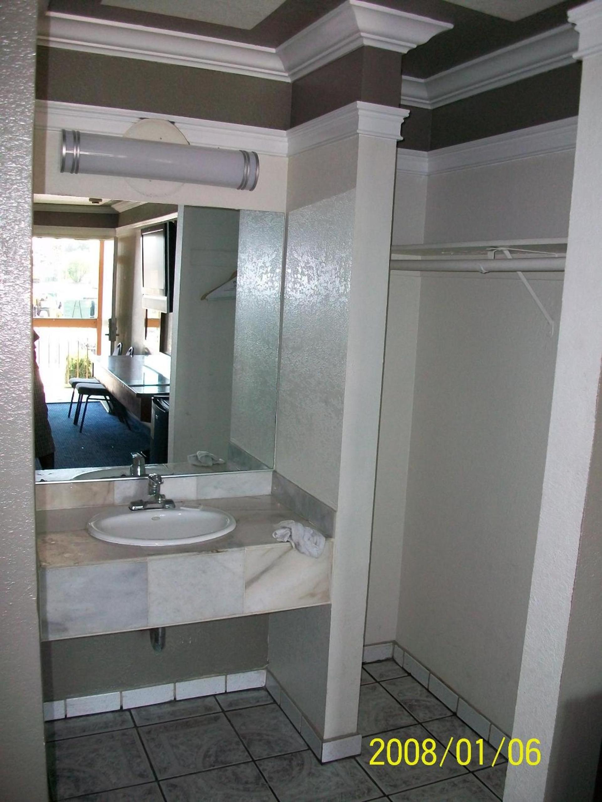 Rodeway Inn Commerce - Los Angeles photo 25
