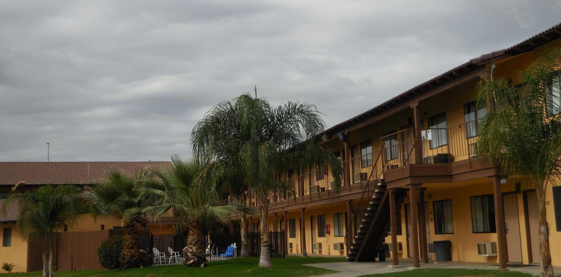 Best Economy Inn & Suites photo 8
