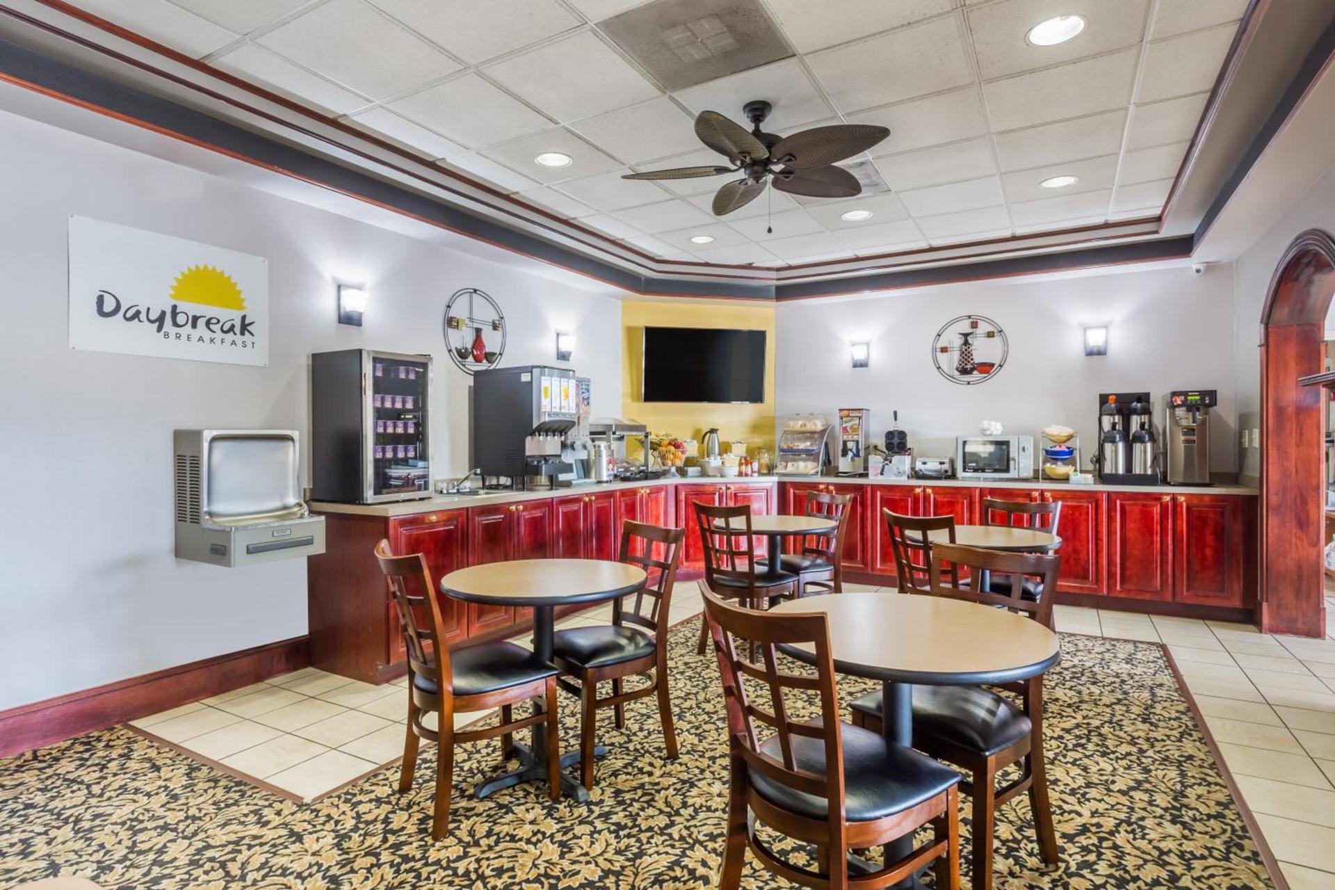 Days Inn by Wyndham Pearl/Jackson Airport photo 21