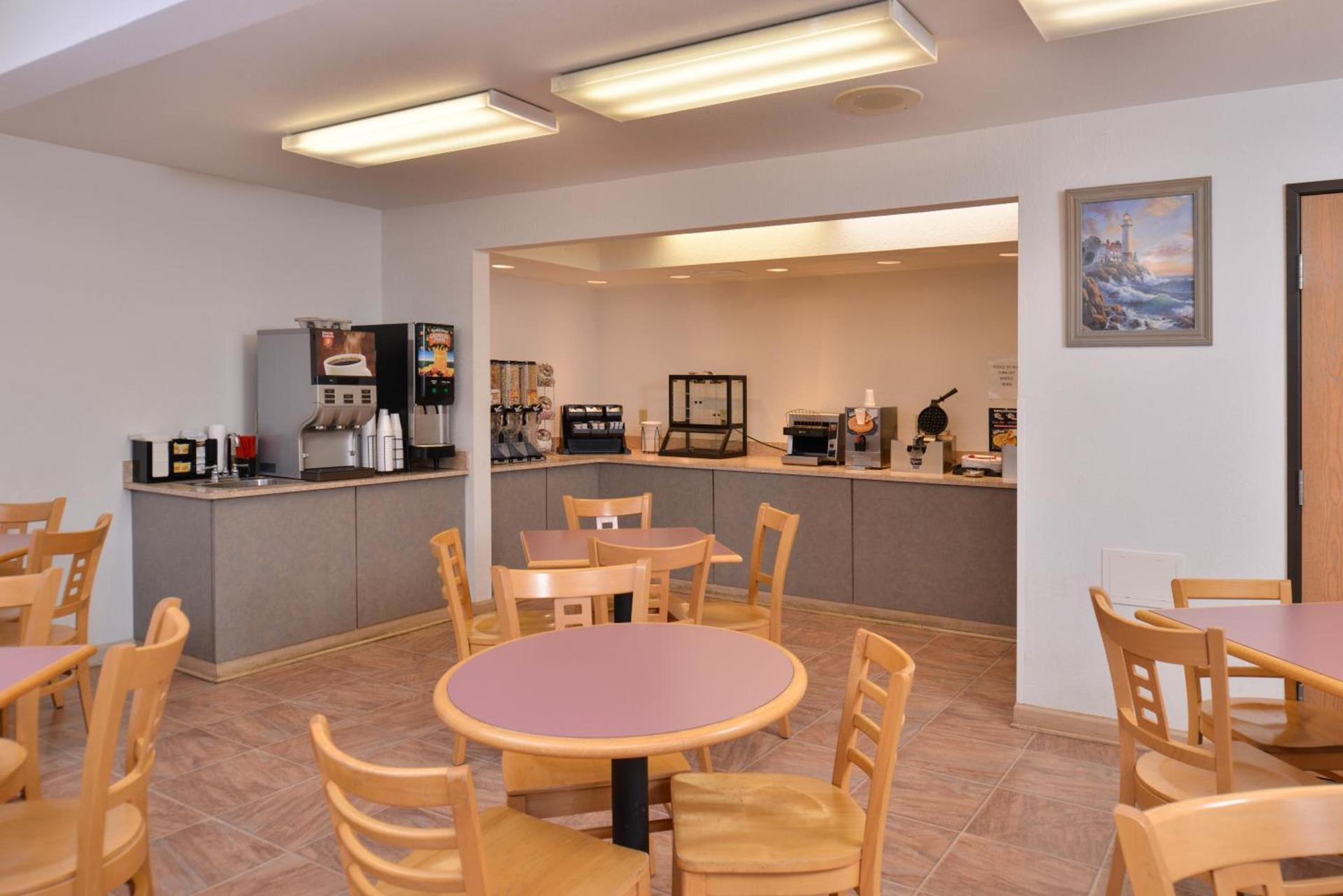 Americas Best Value Inn & Suites-Birch Run photo 5