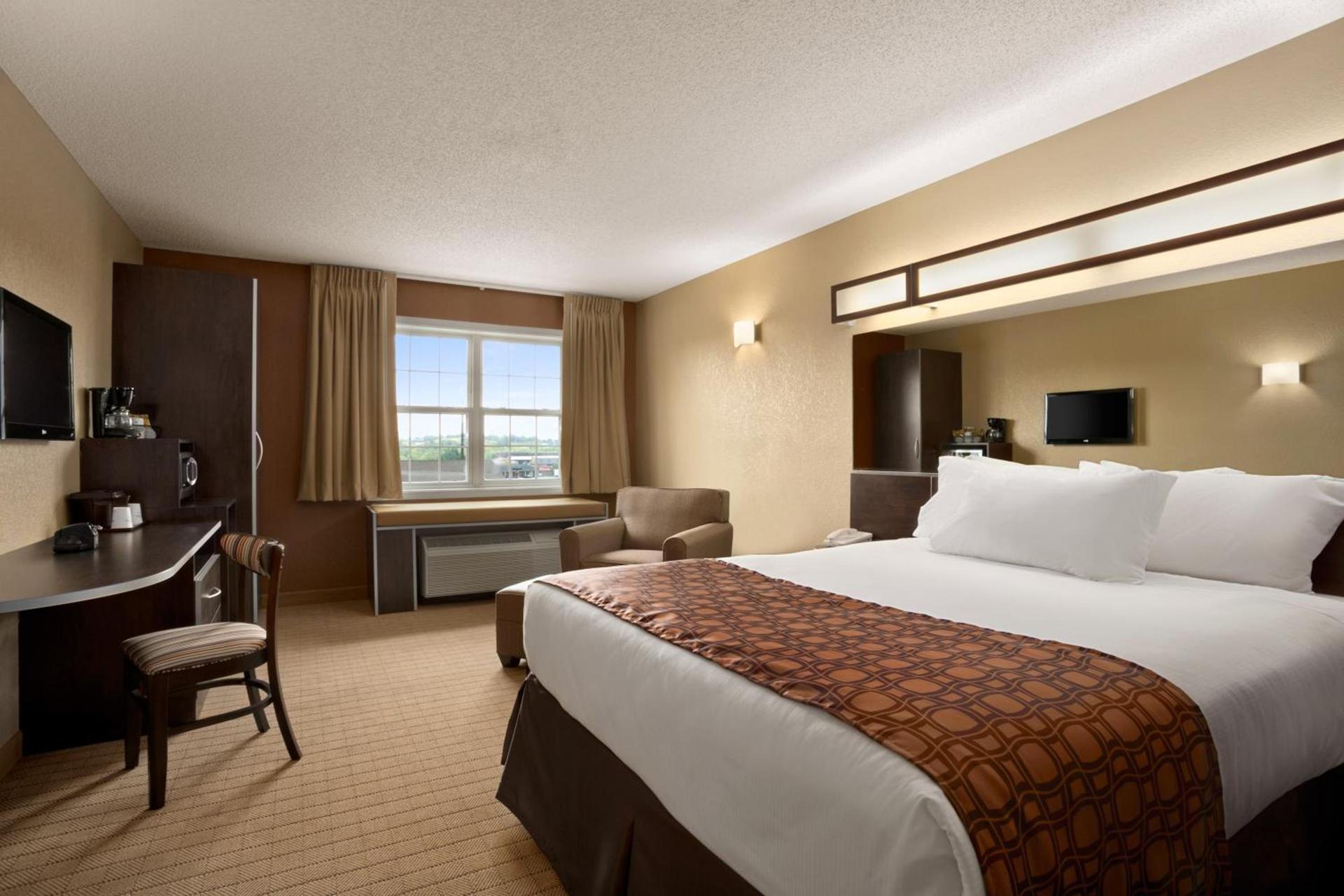Microtel Inn & Suites By Wyndham Mineral Wells/Parkersburg photo 26