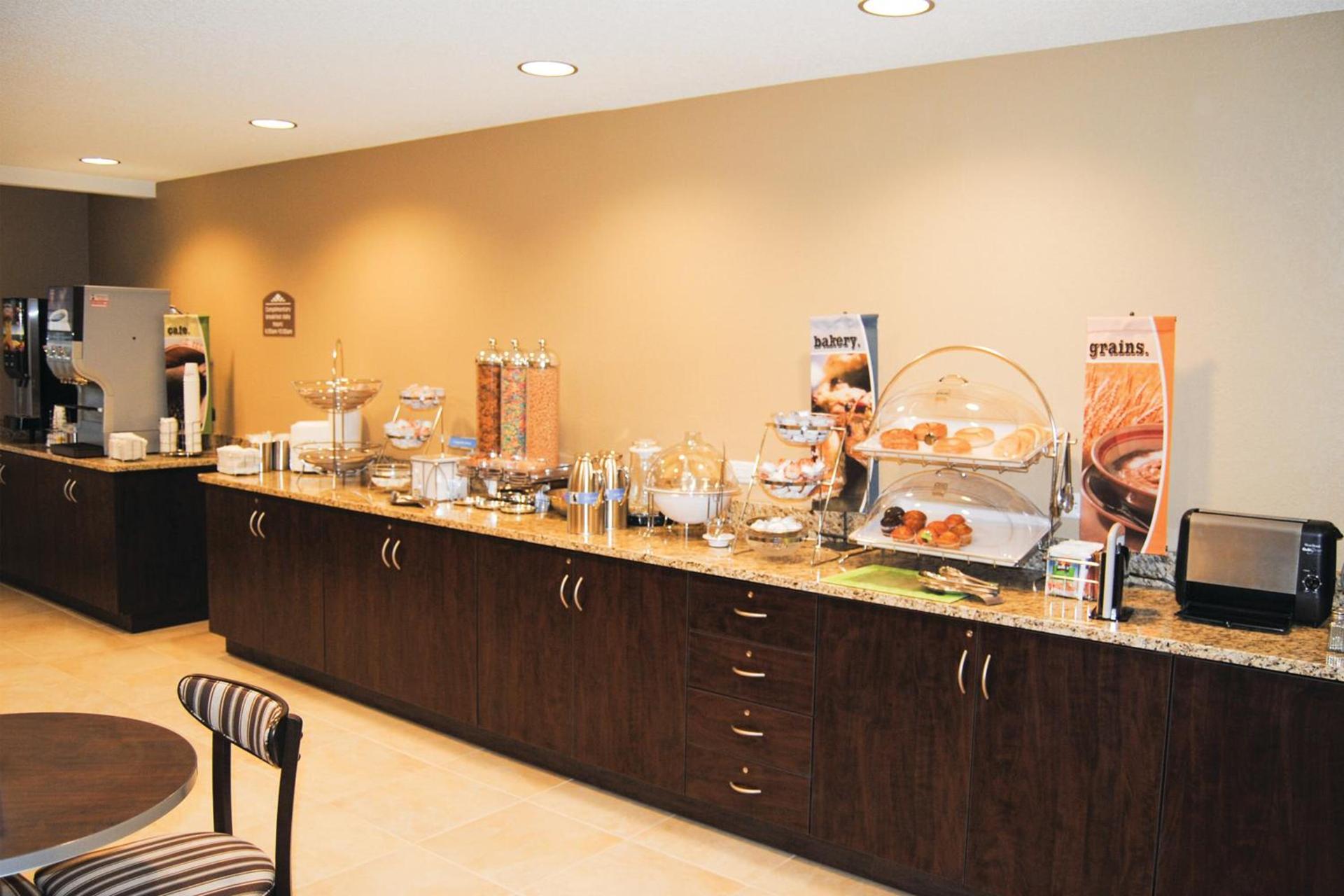 Microtel Inn & Suites By Wyndham Mineral Wells/Parkersburg photo 27